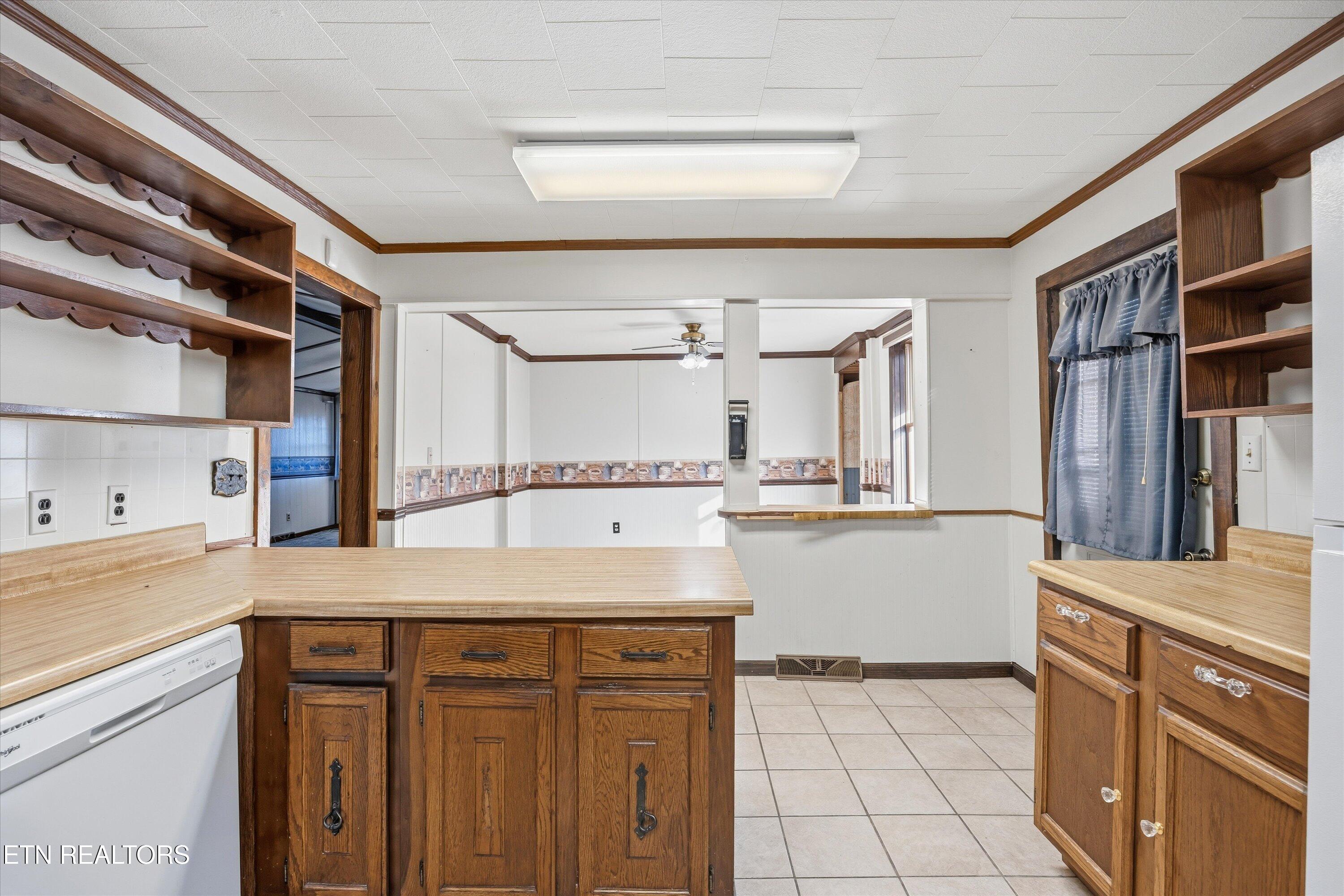 335 High Street Jellico TN 37762