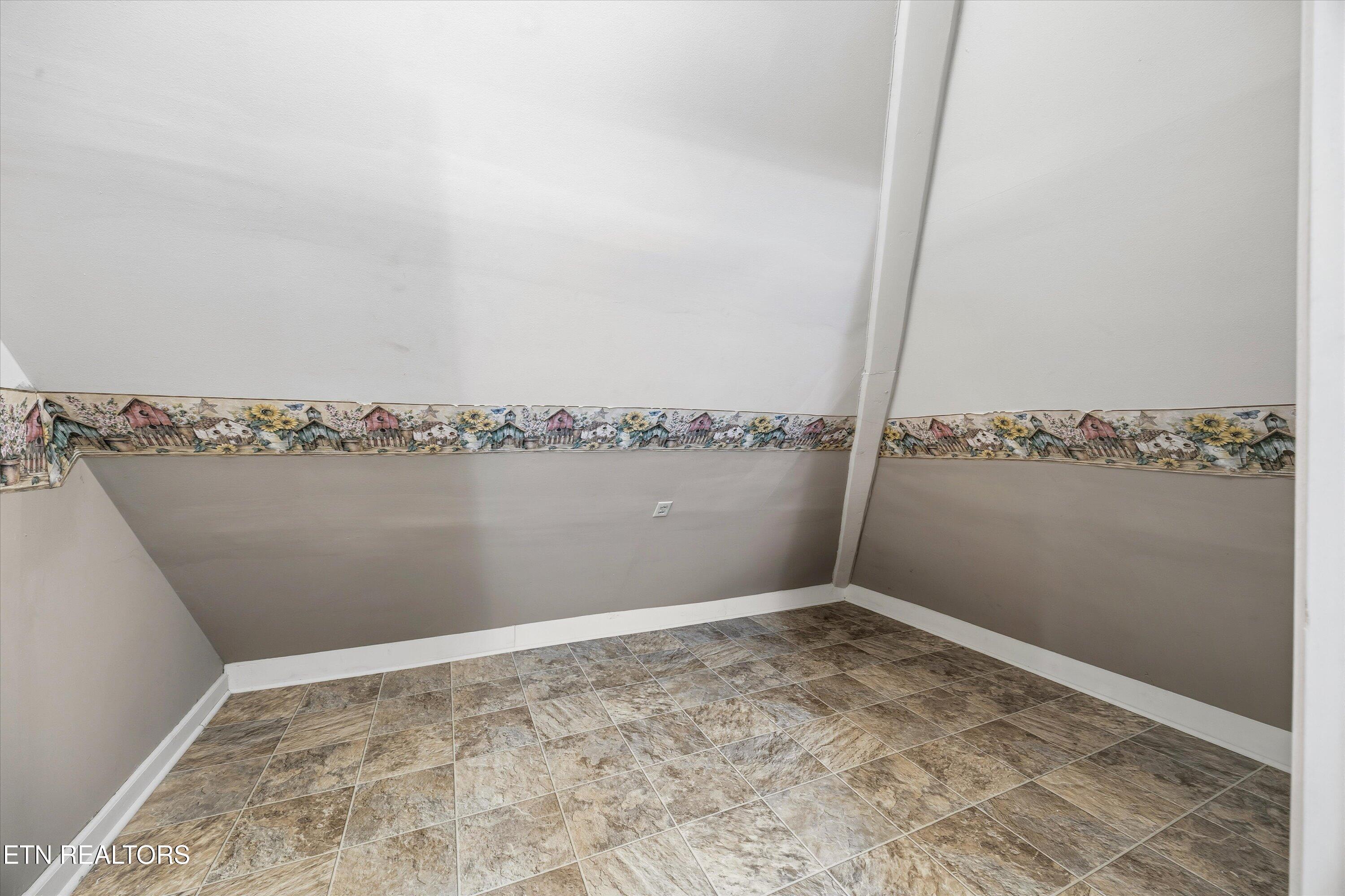 335 High Street Jellico TN 37762