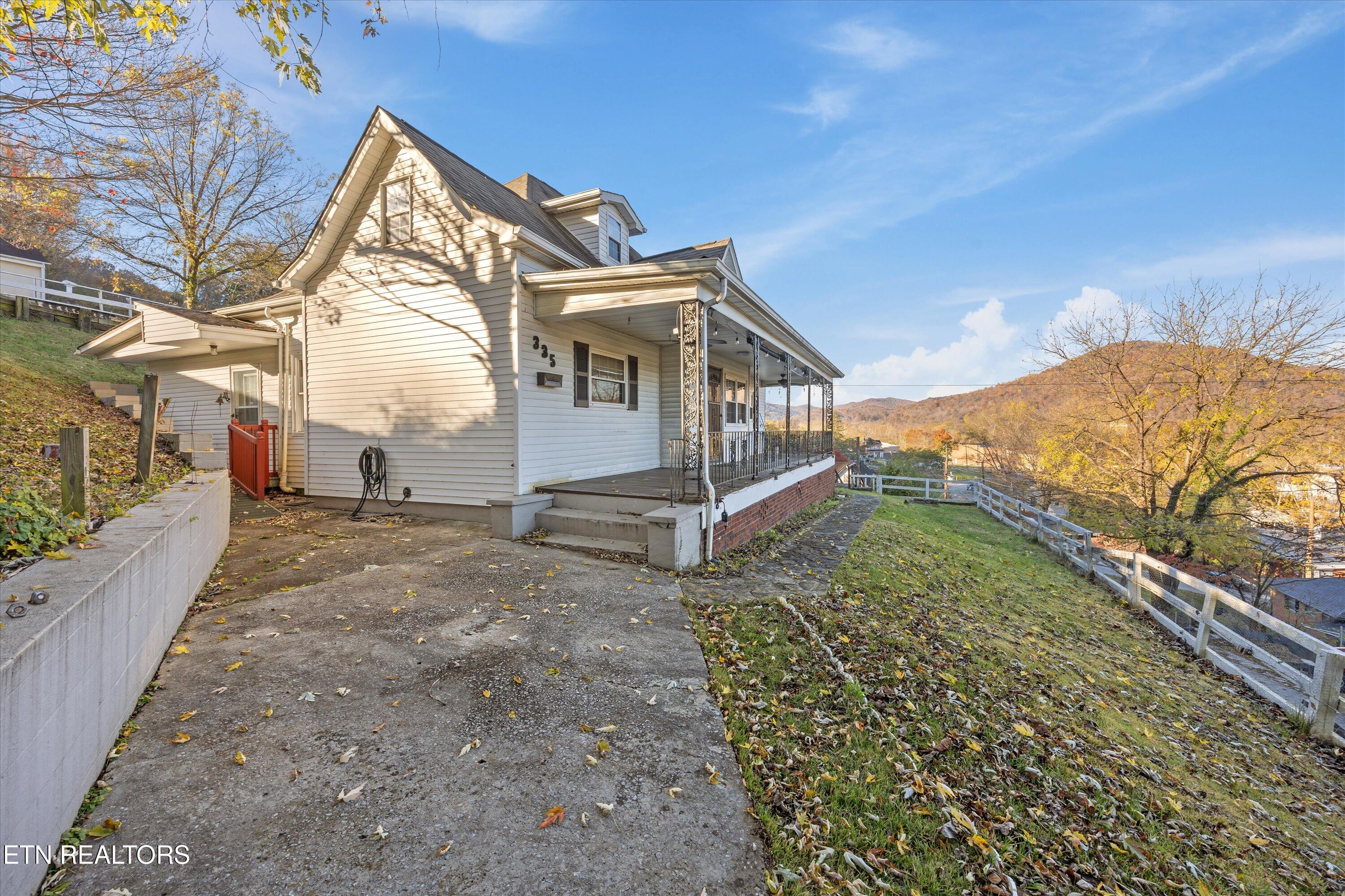 335 High Street Jellico TN 37762