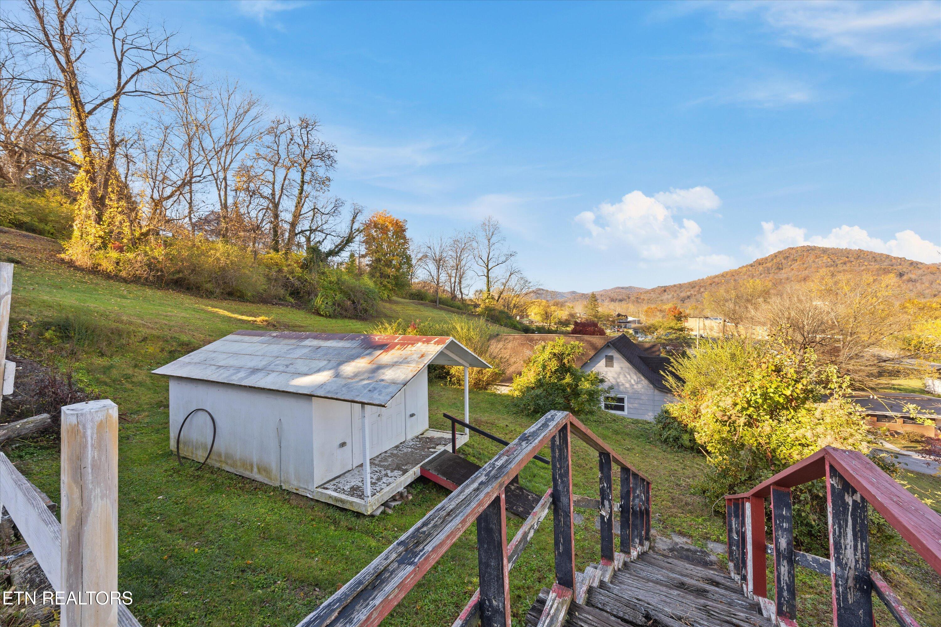 335 High Street Jellico TN 37762