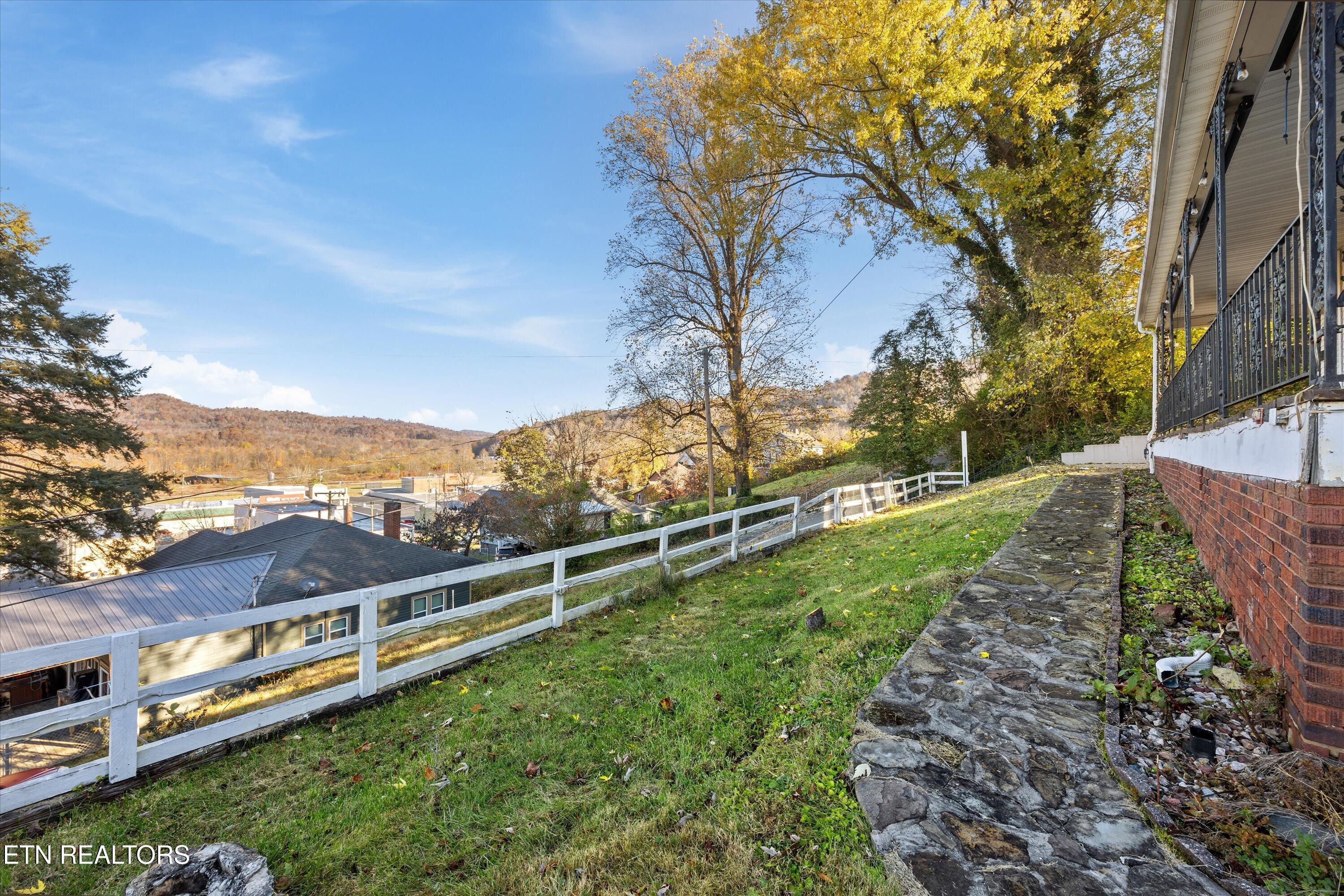 335 High Street Jellico TN 37762