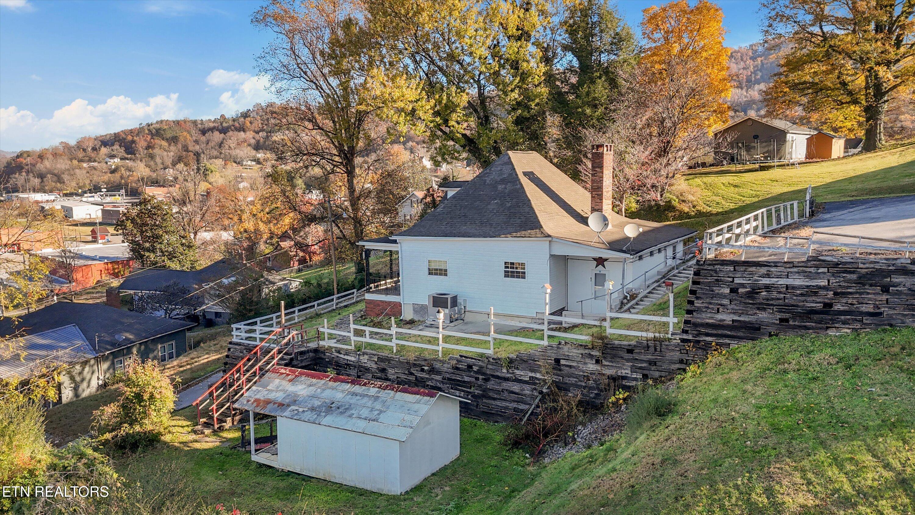 335 High Street Jellico TN 37762