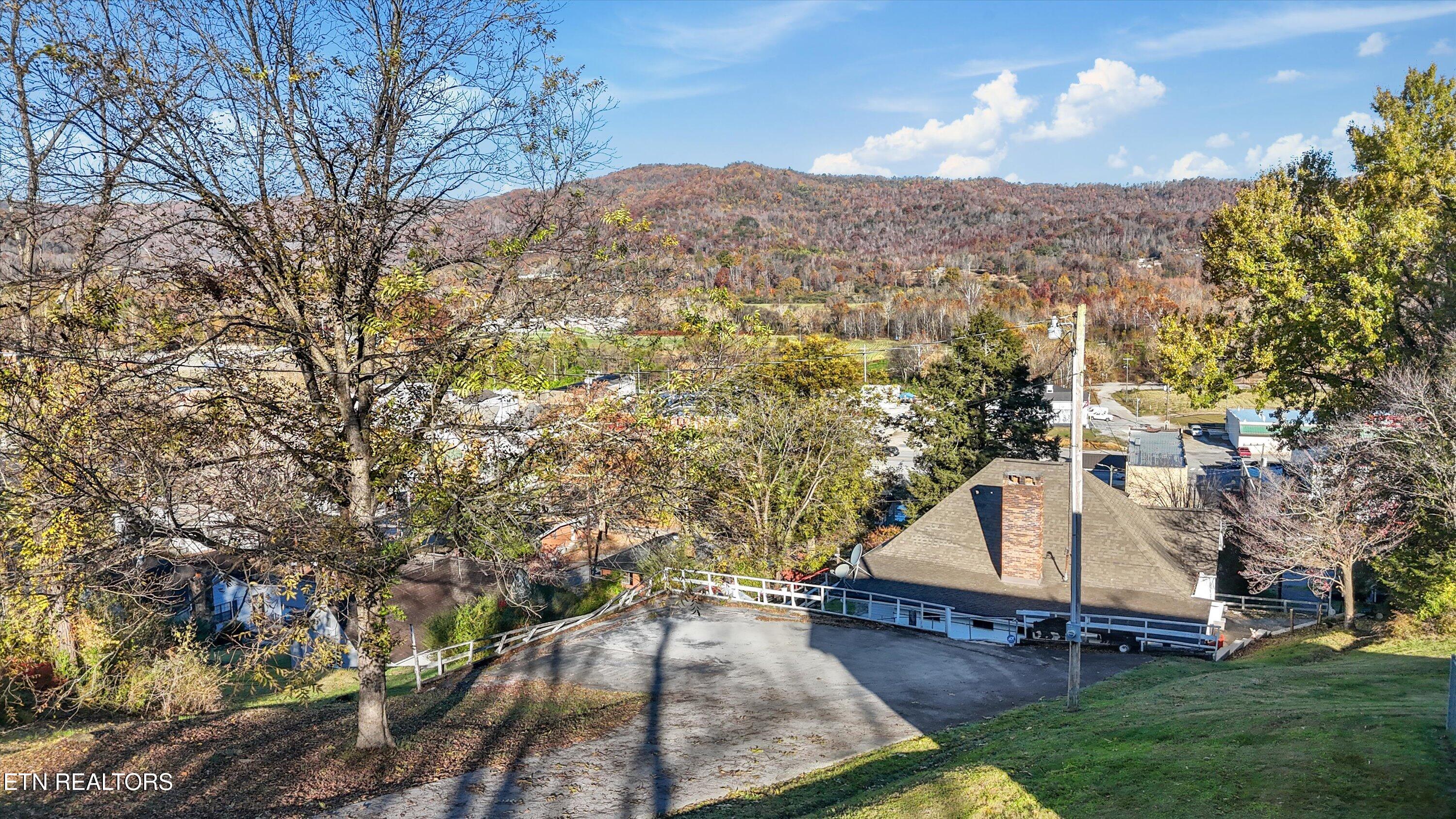 335 High Street Jellico TN 37762