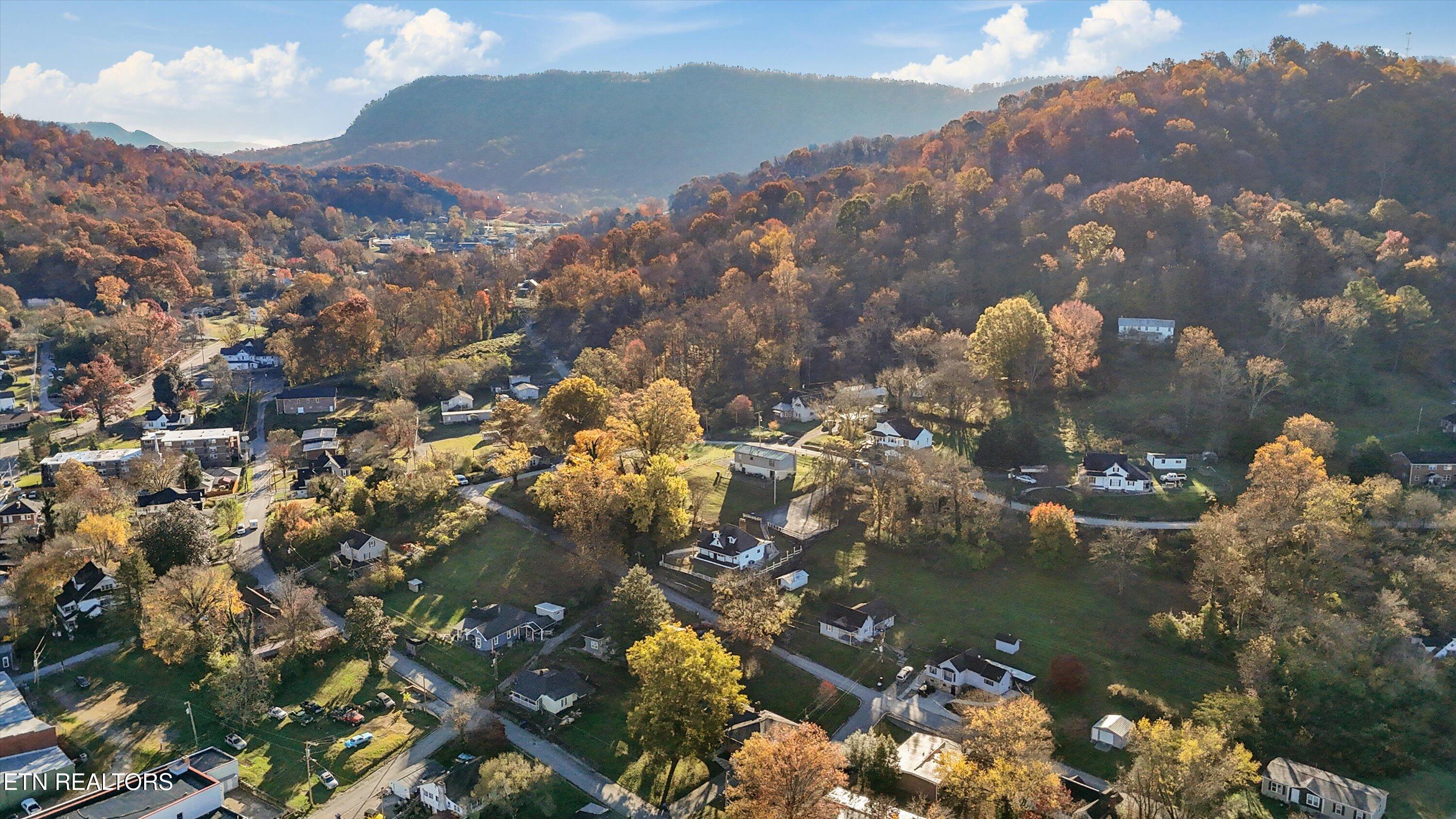 335 High Street Jellico TN 37762