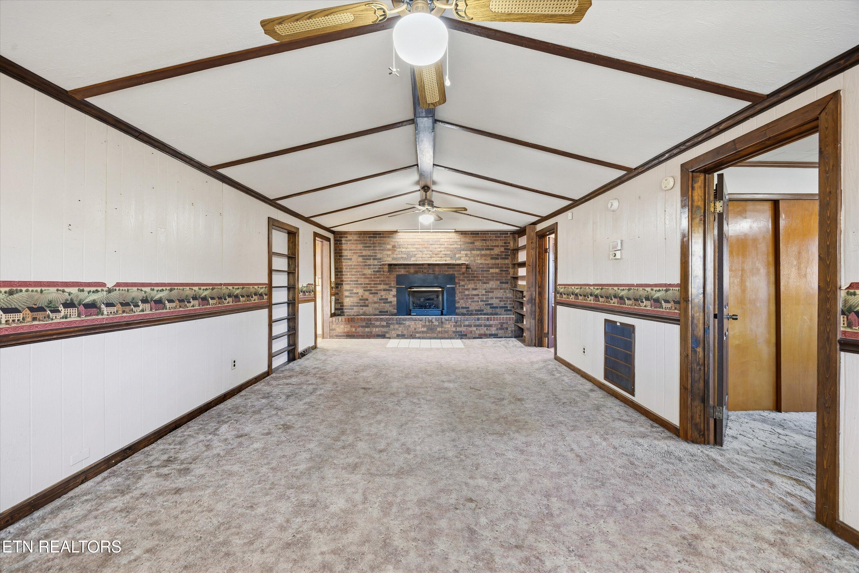 335 High Street Jellico TN 37762