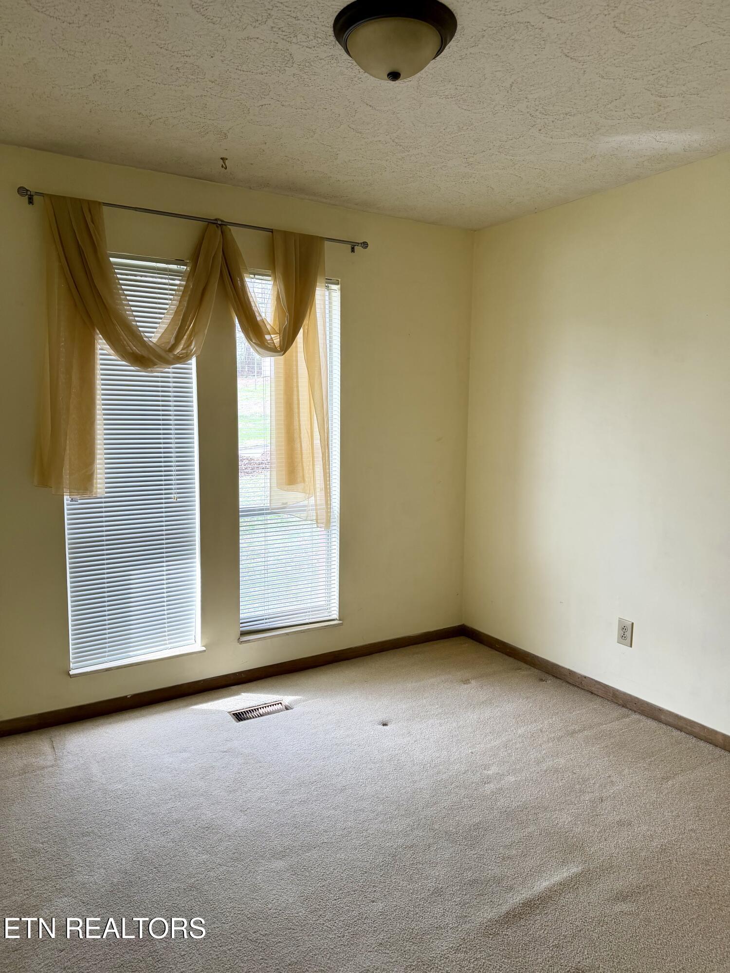 5613 Outer Drive Knoxville TN 37921