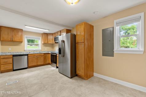 201 W 9th Avenue Lenoir City TN 37771