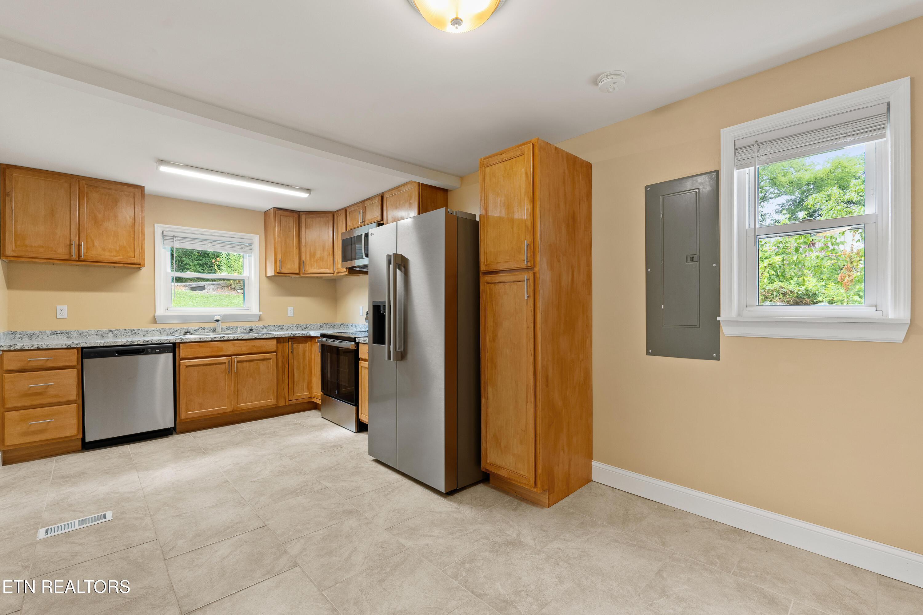 201 W 9th Avenue Lenoir City TN 37771