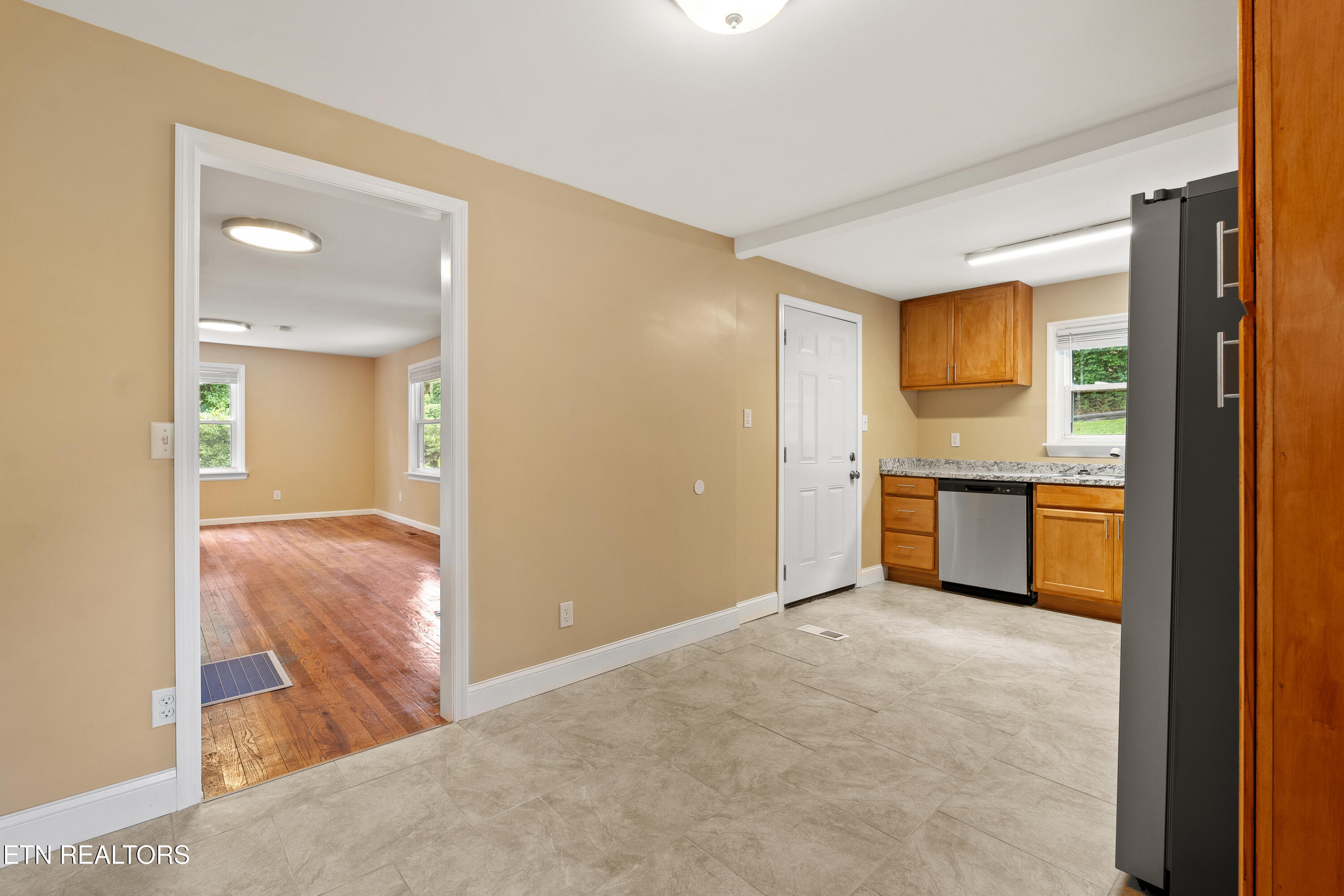 201 W 9th Avenue Lenoir City TN 37771