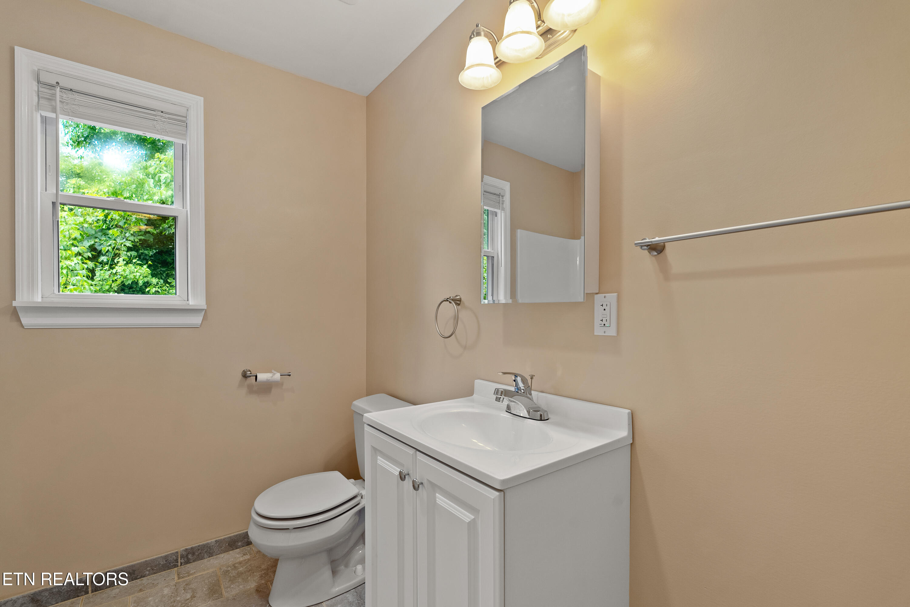 201 W 9th Avenue Lenoir City TN 37771