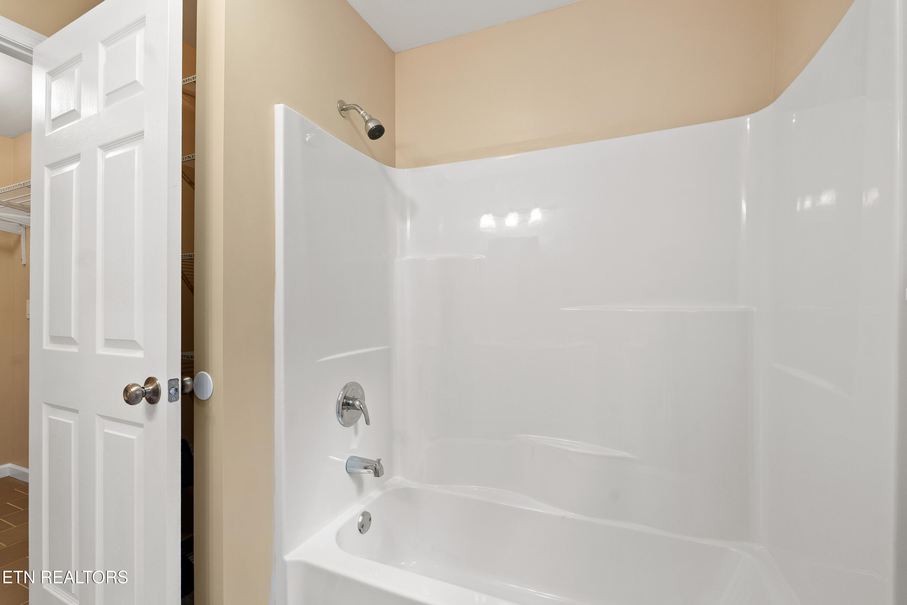 201 W 9th Avenue Lenoir City TN 37771