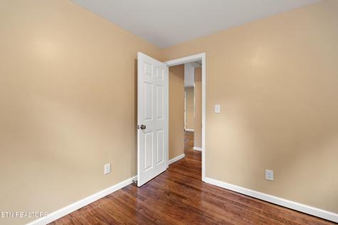 201 W 9th Avenue Lenoir City TN 37771