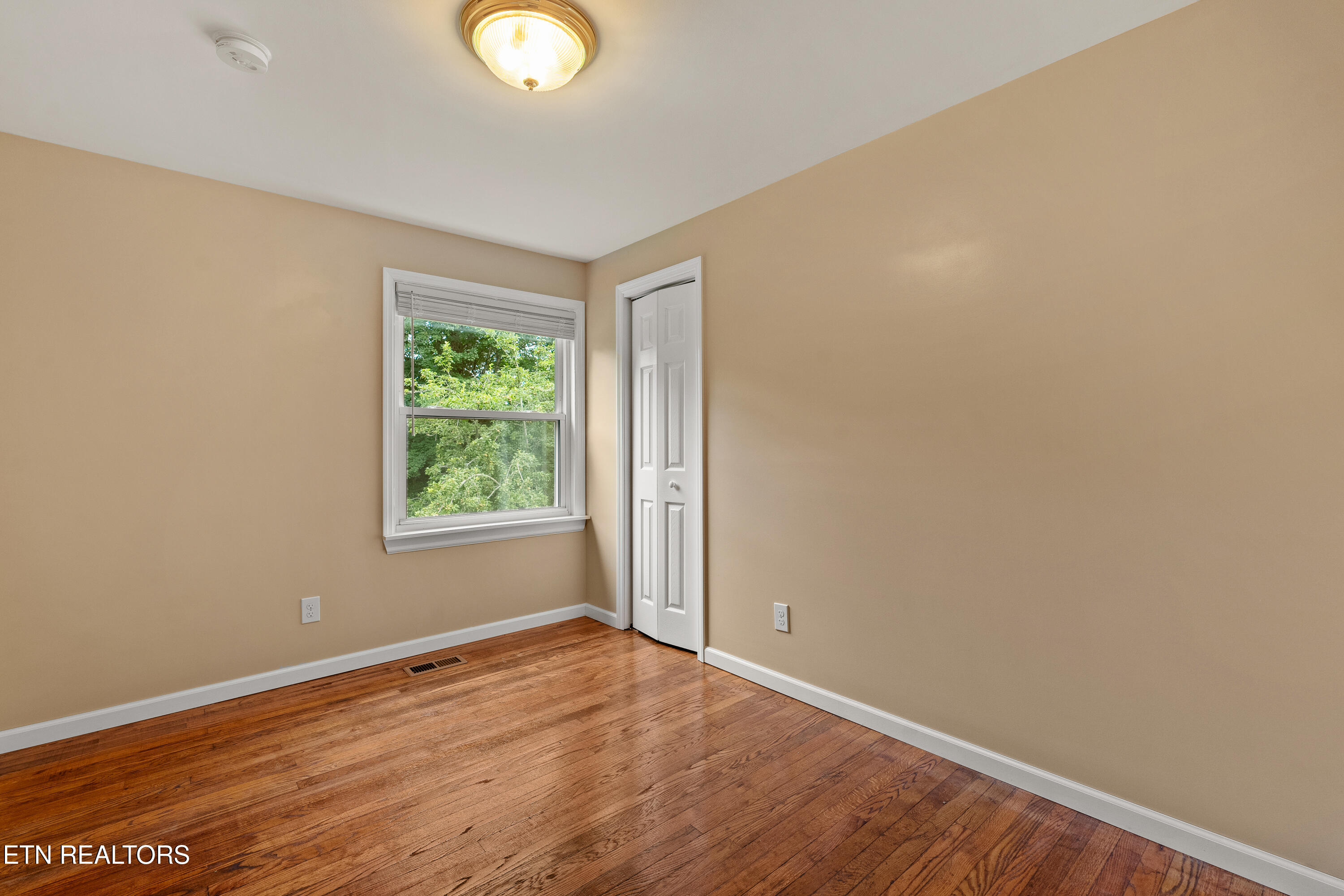 201 W 9th Avenue Lenoir City TN 37771