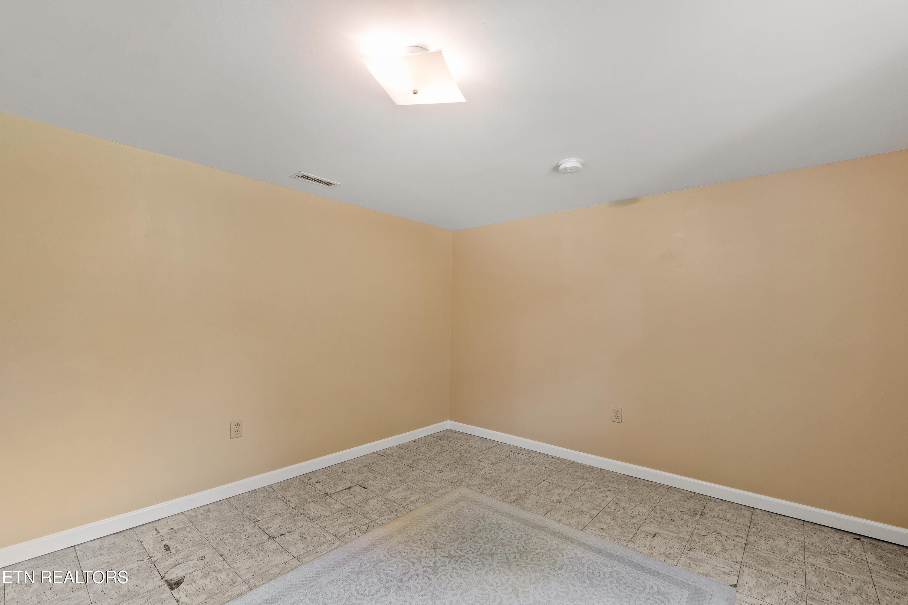 201 W 9th Avenue Lenoir City TN 37771