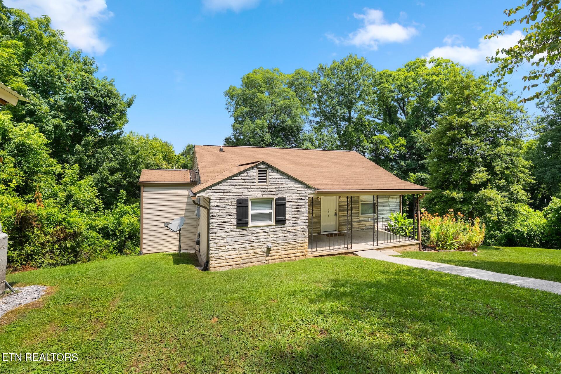201 W 9th Avenue Lenoir City TN 37771
