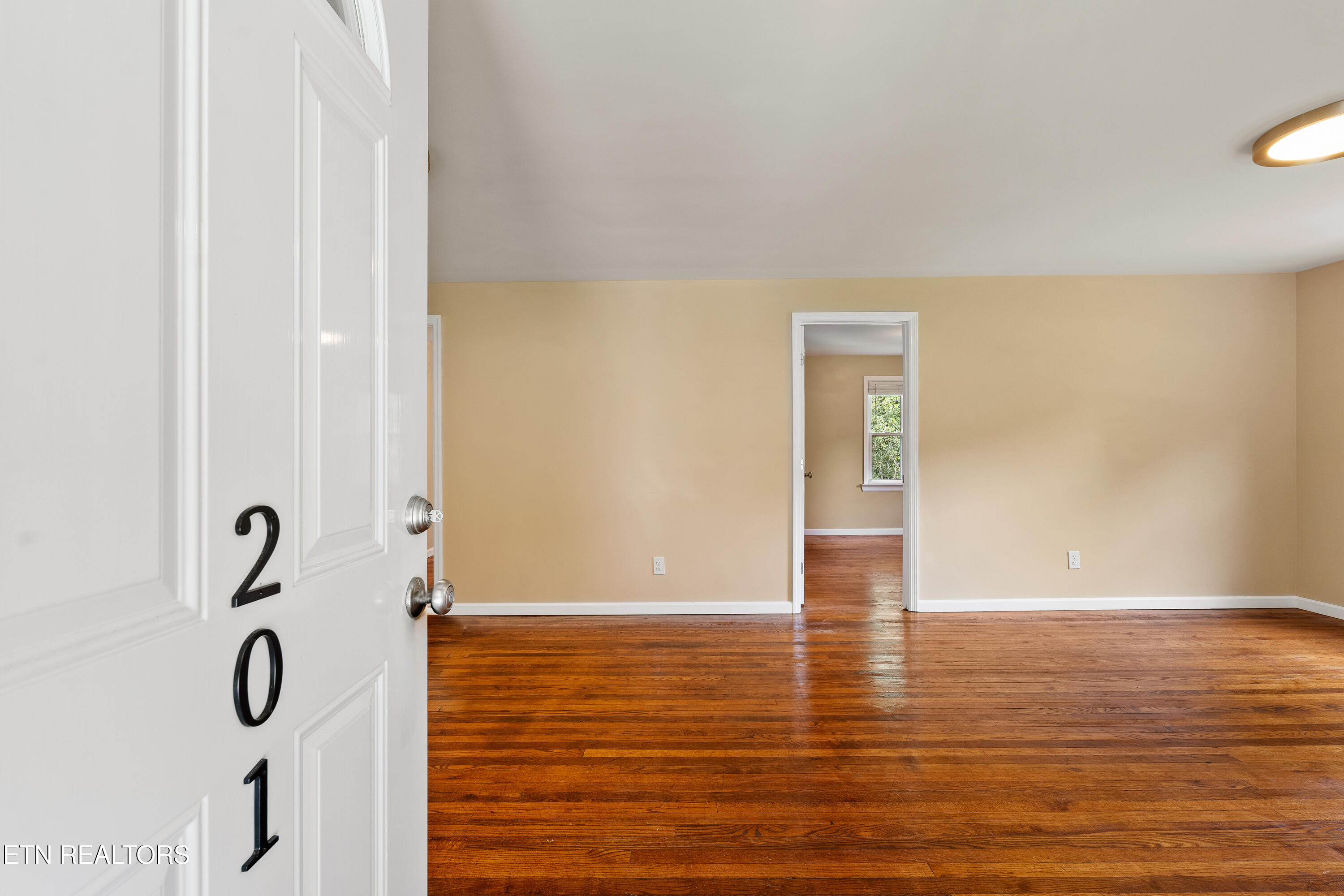 201 W 9th Avenue Lenoir City TN 37771