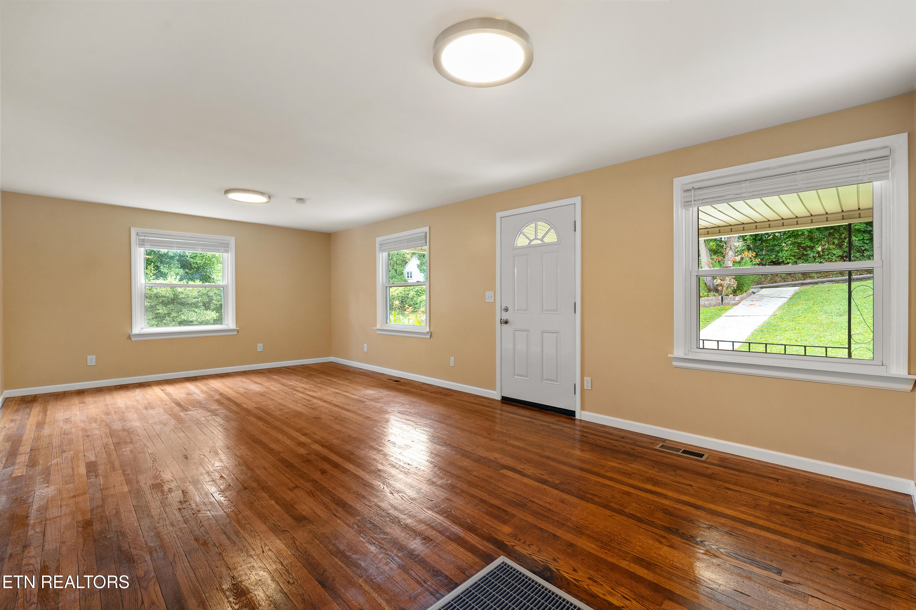 201 W 9th Avenue Lenoir City TN 37771