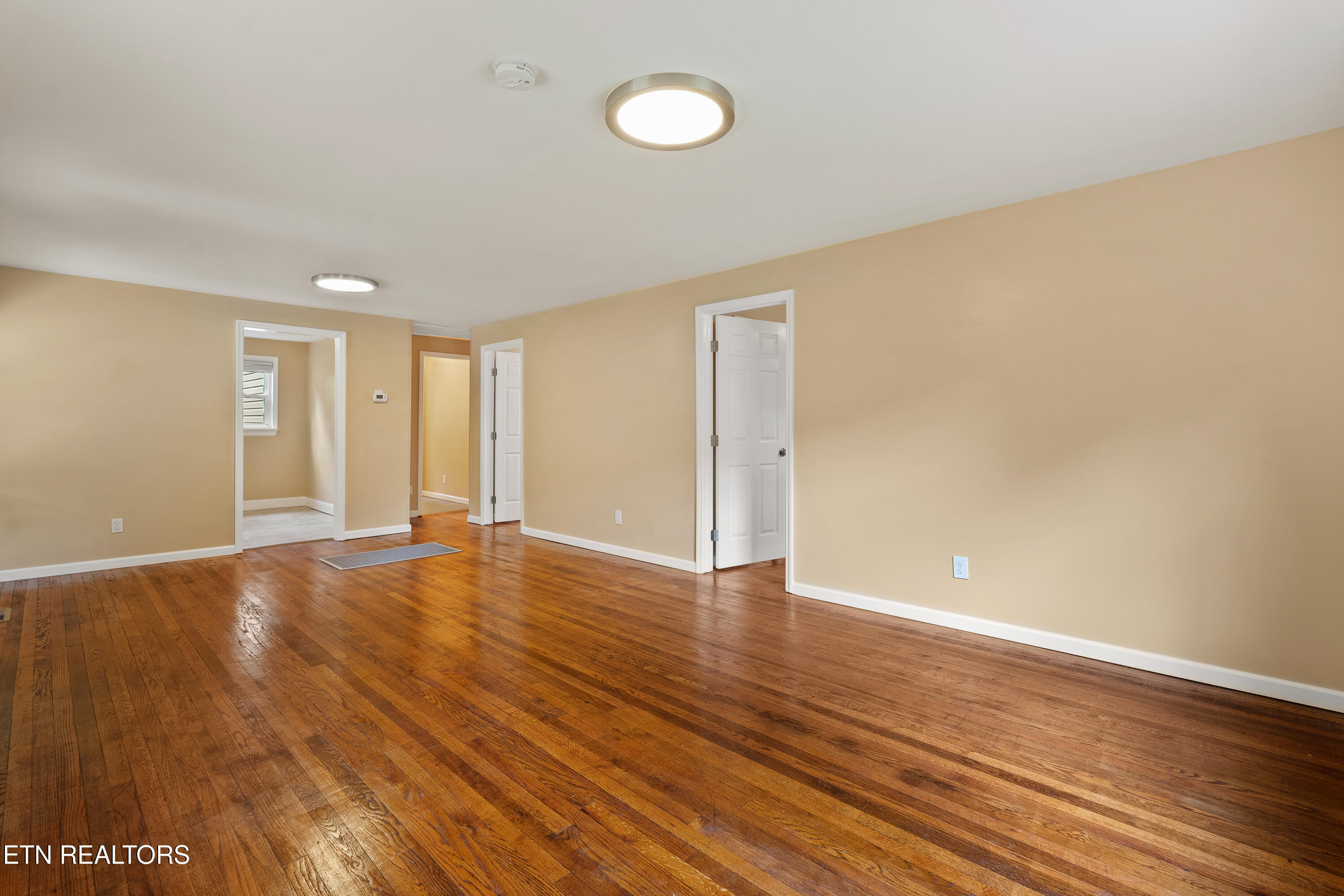 201 W 9th Avenue Lenoir City TN 37771