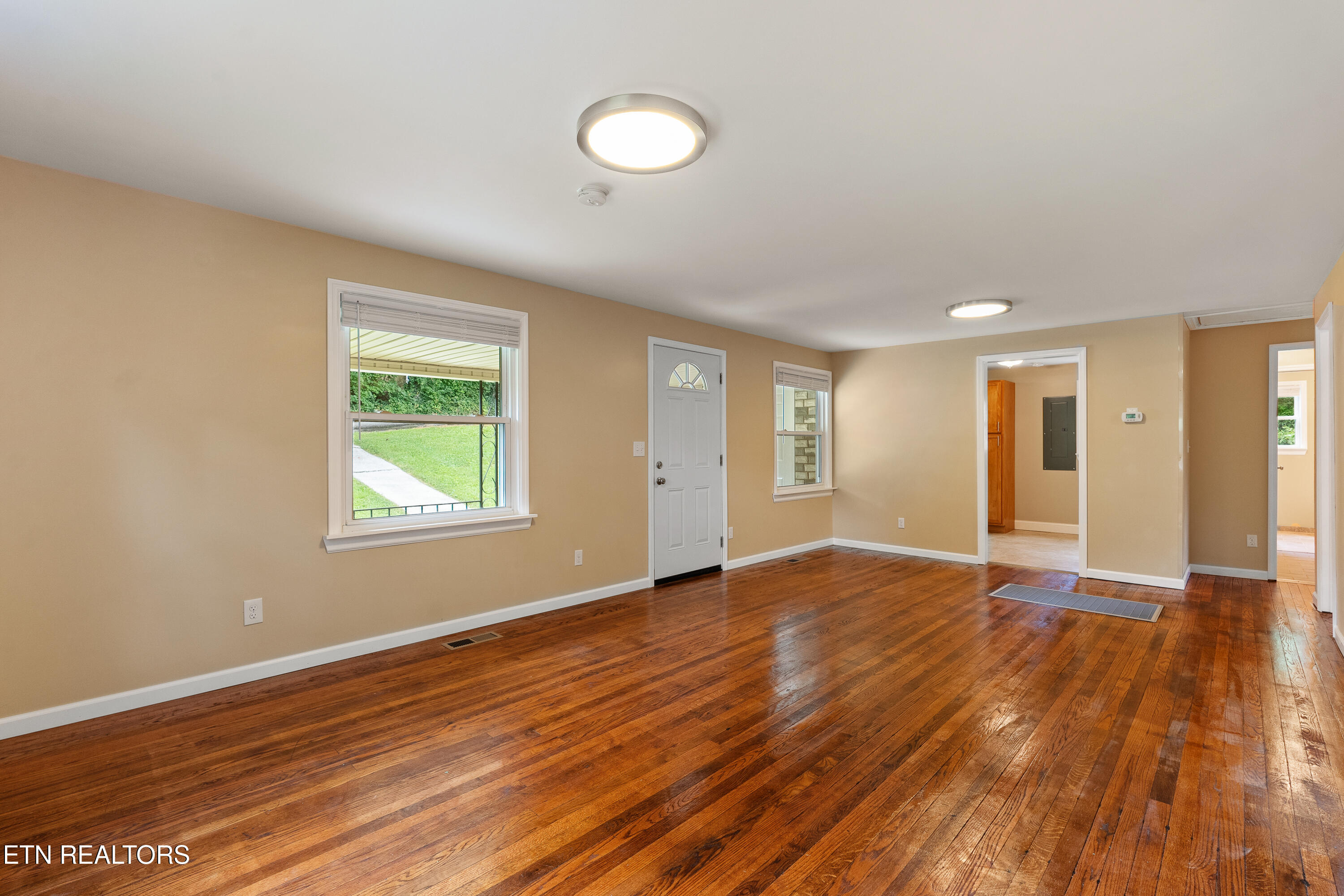 201 W 9th Avenue Lenoir City TN 37771