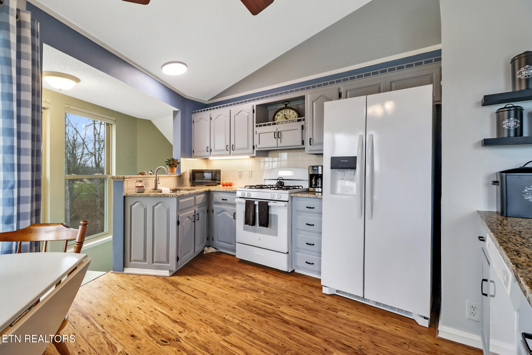29 Sugarbush Lane Crossville TN 38558