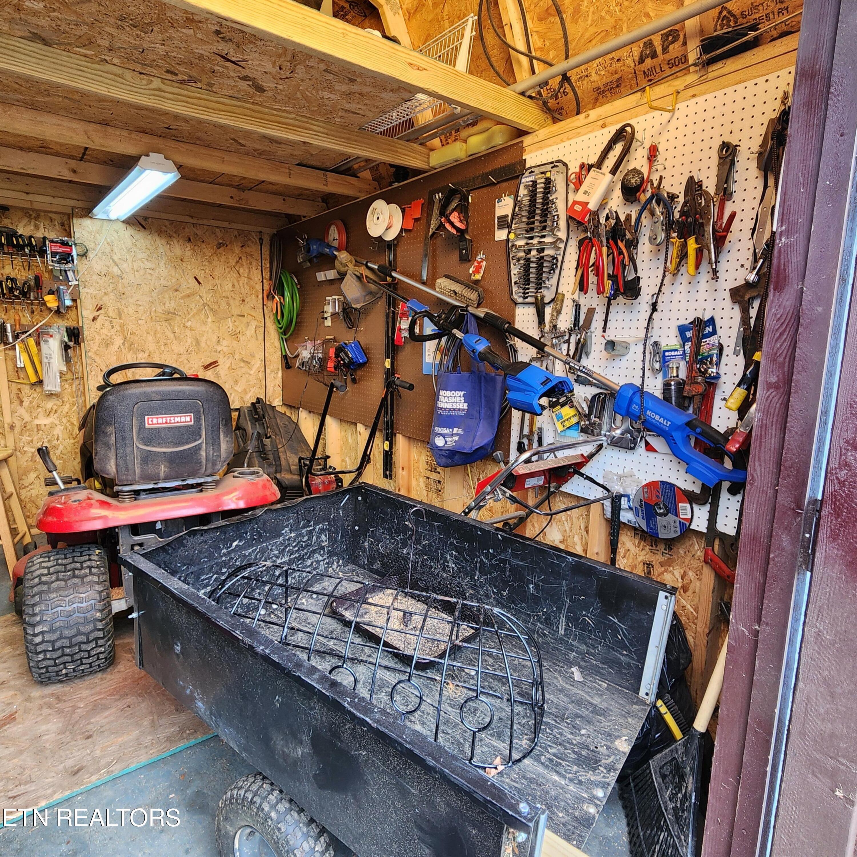 29 Sugarbush Lane Crossville TN 38558