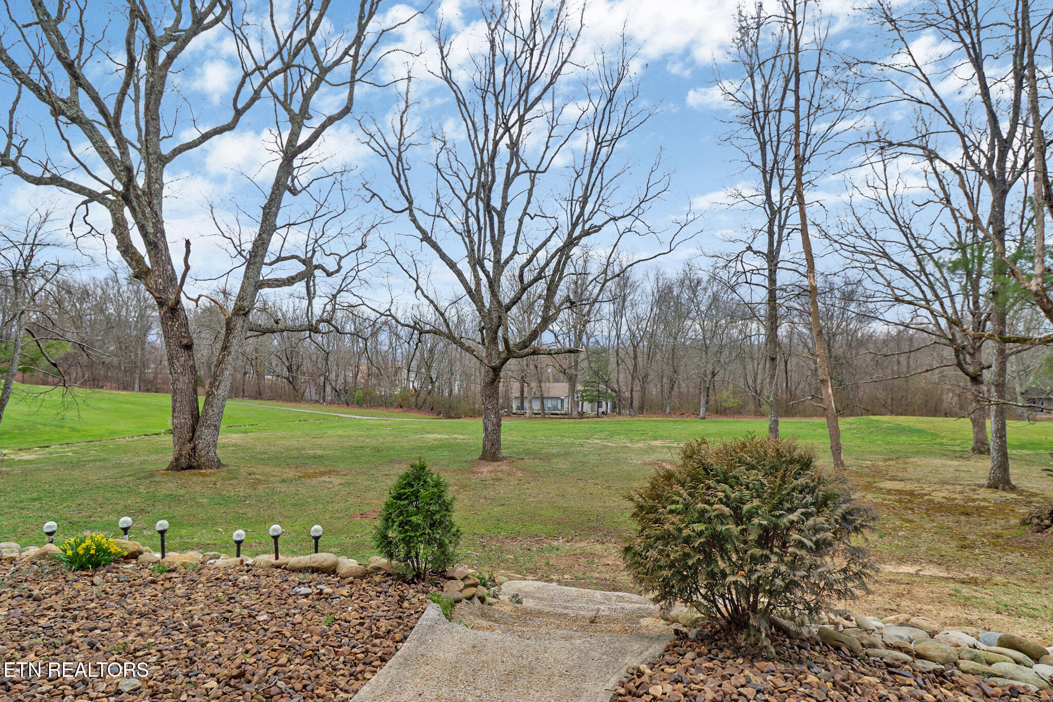 29 Sugarbush Lane Crossville TN 38558