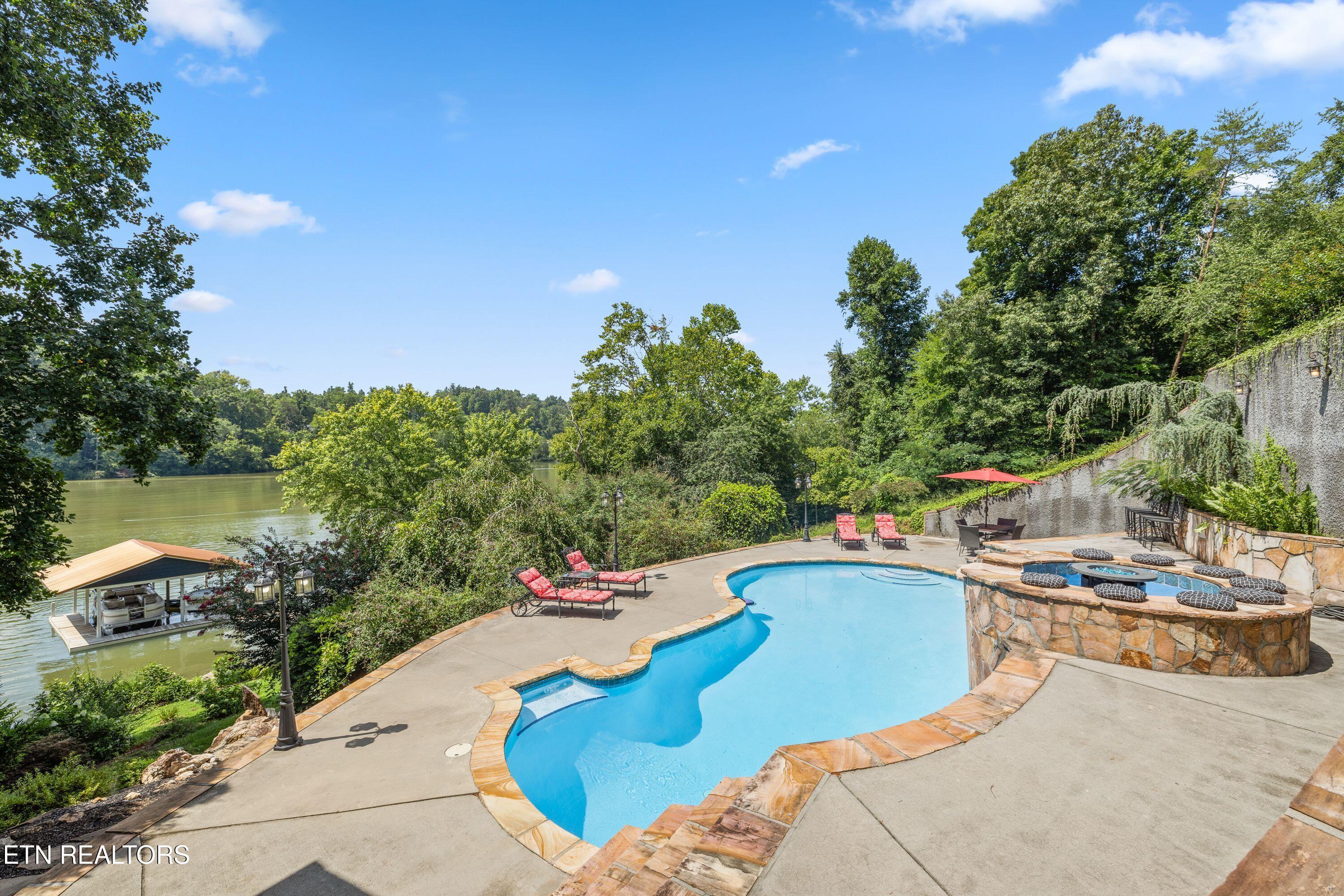 141 Settlers Road Harriman TN 37748