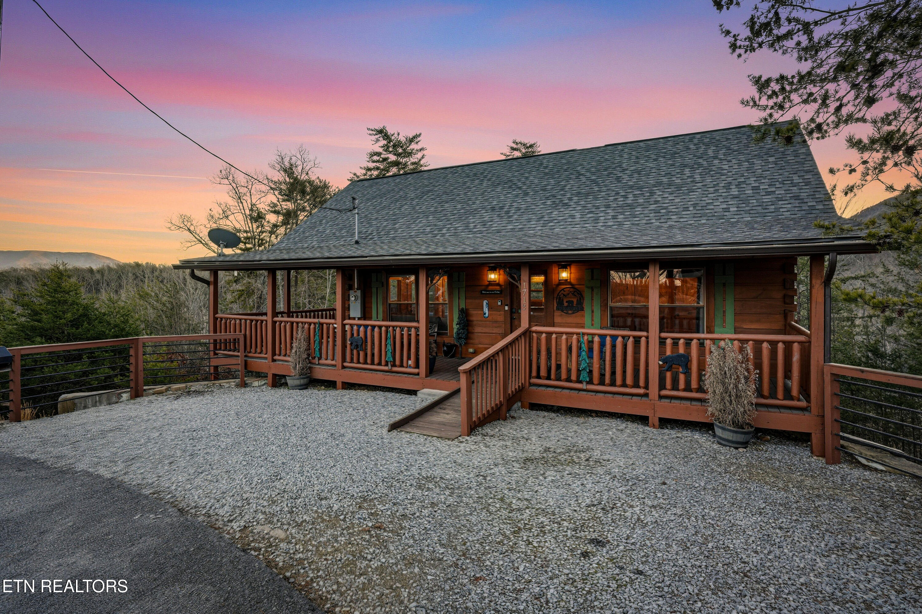 1713 Bear View Road Sevierville TN 37876
