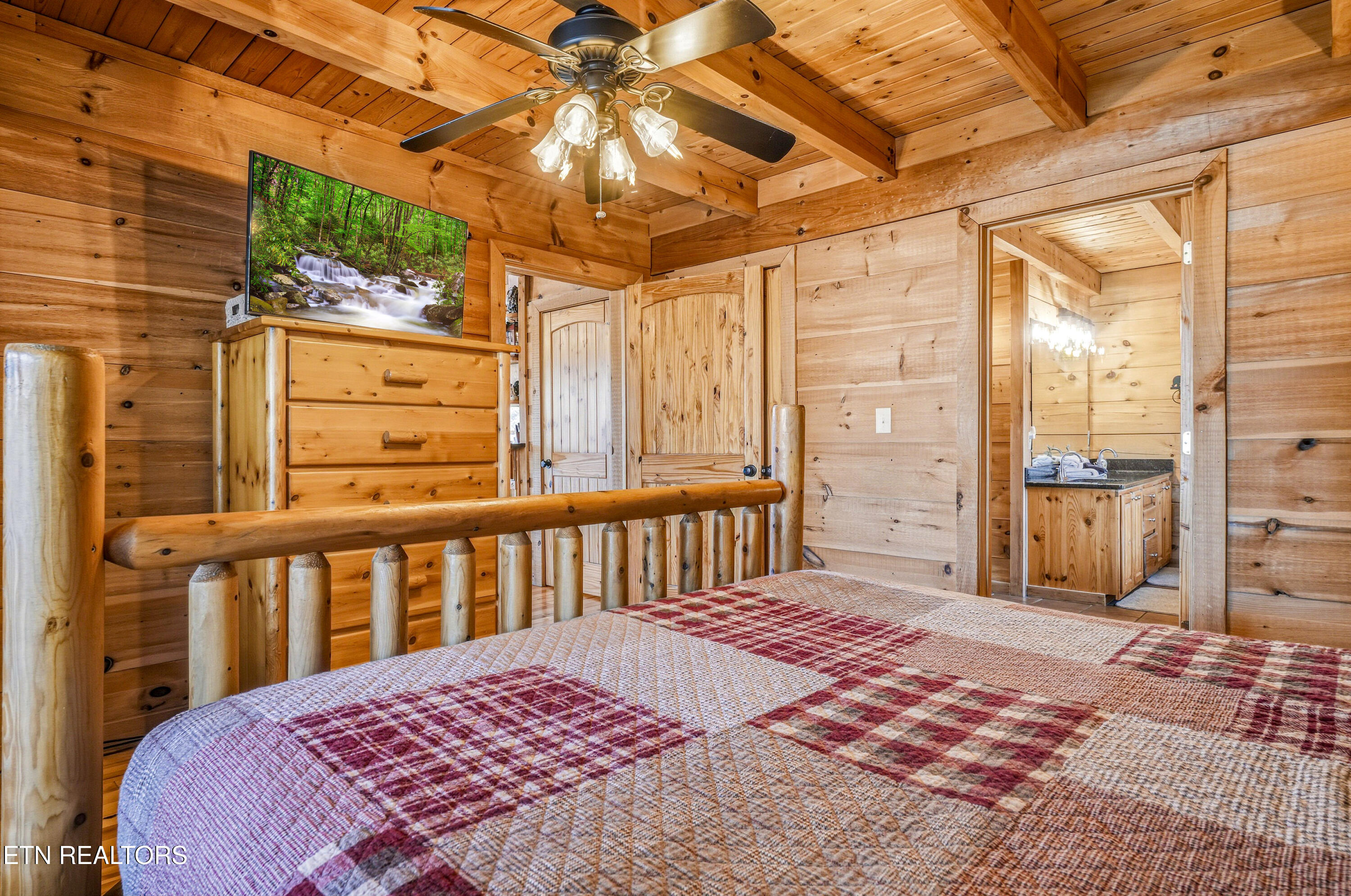 1713 Bear View Road Sevierville TN 37876