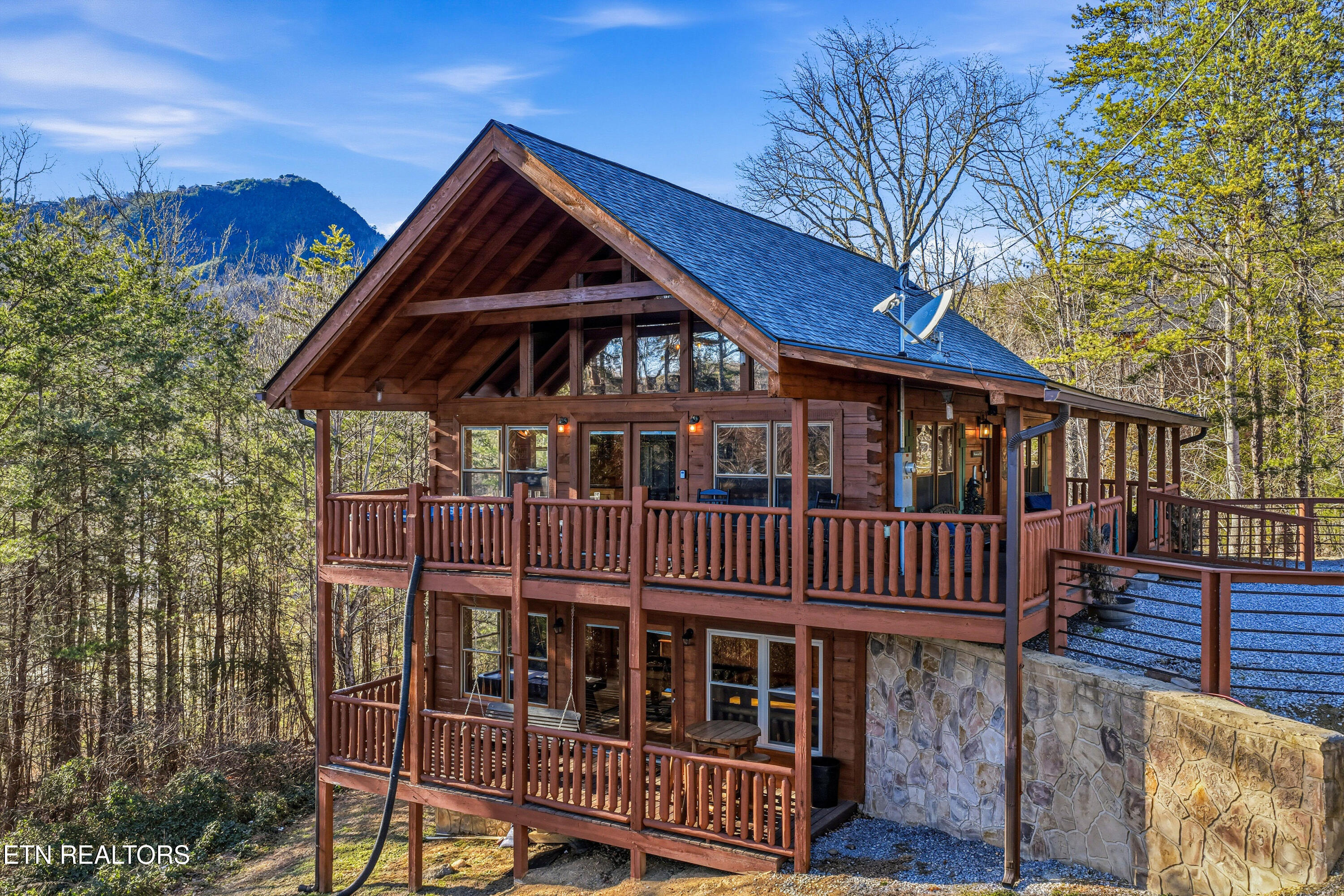 1713 Bear View Road Sevierville TN 37876