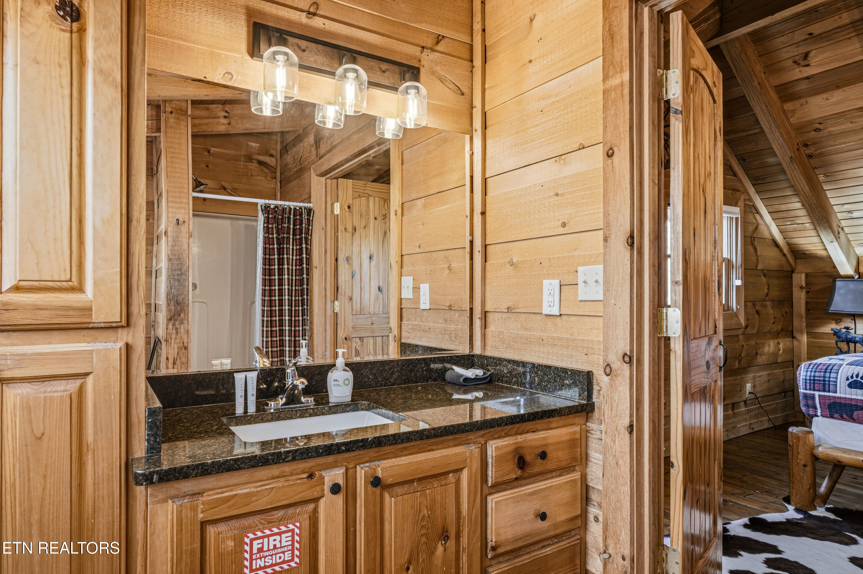 1713 Bear View Road Sevierville TN 37876