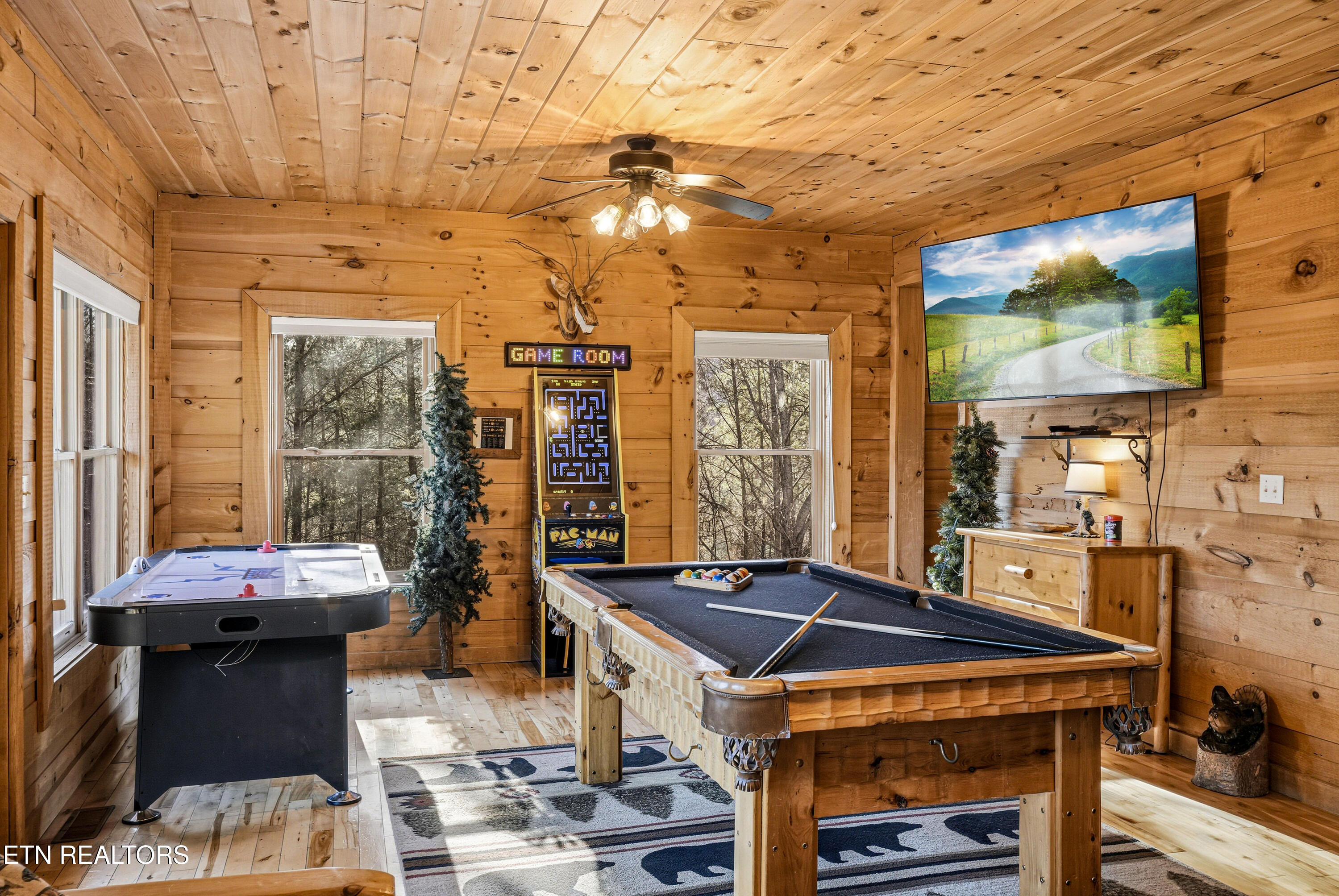 1713 Bear View Road Sevierville TN 37876