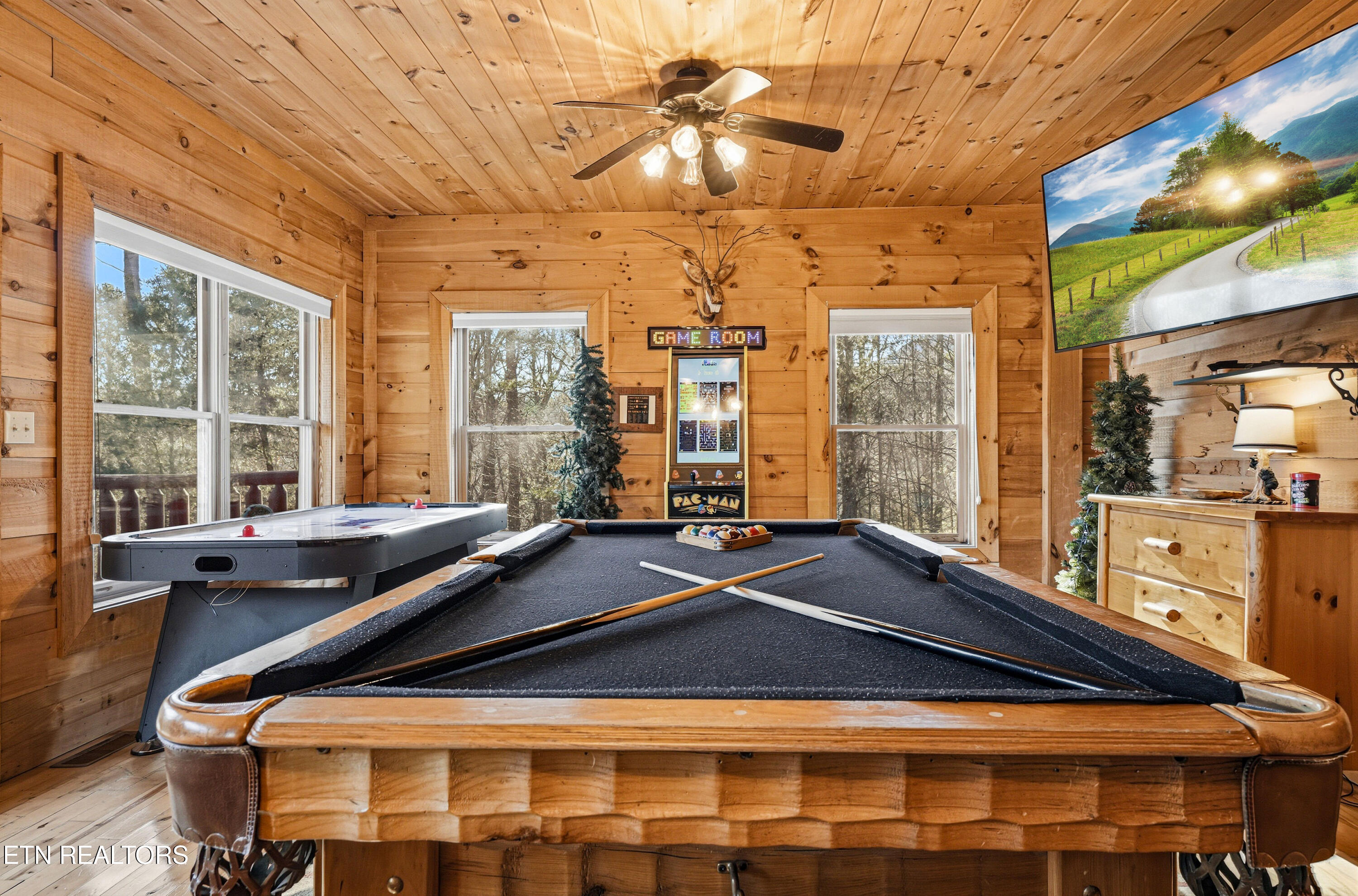 1713 Bear View Road Sevierville TN 37876