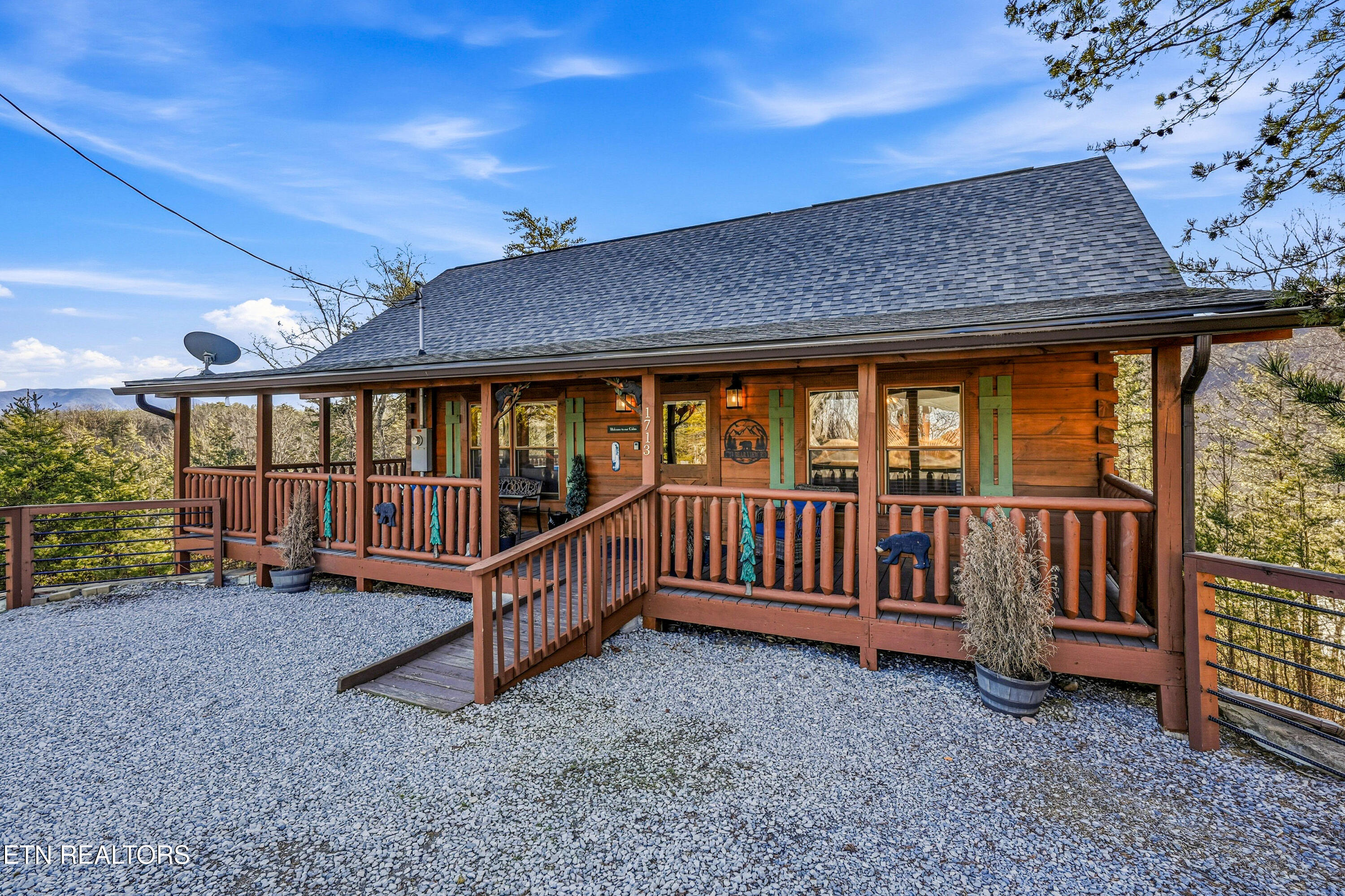 1713 Bear View Road Sevierville TN 37876