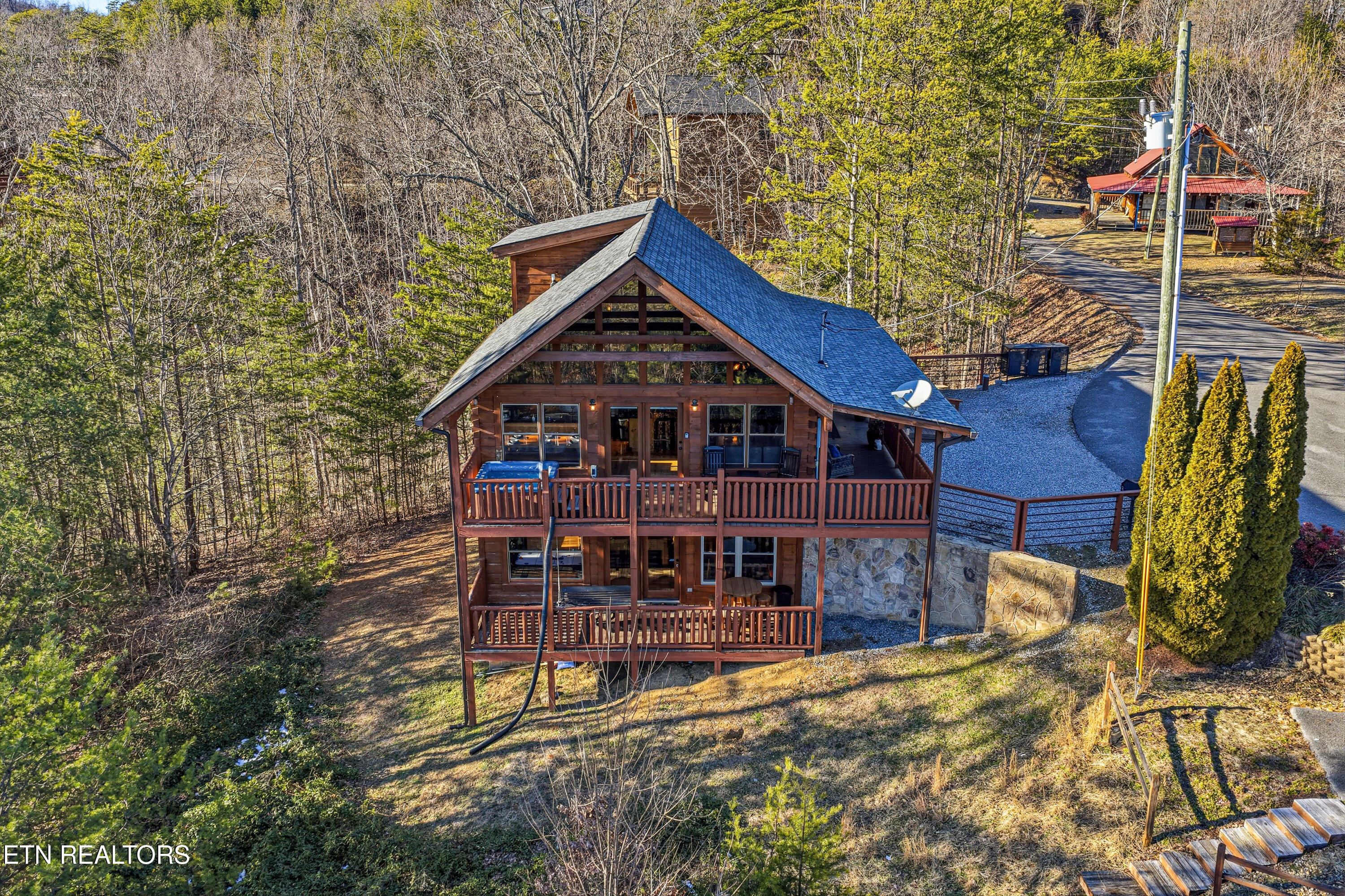 1713 Bear View Road Sevierville TN 37876
