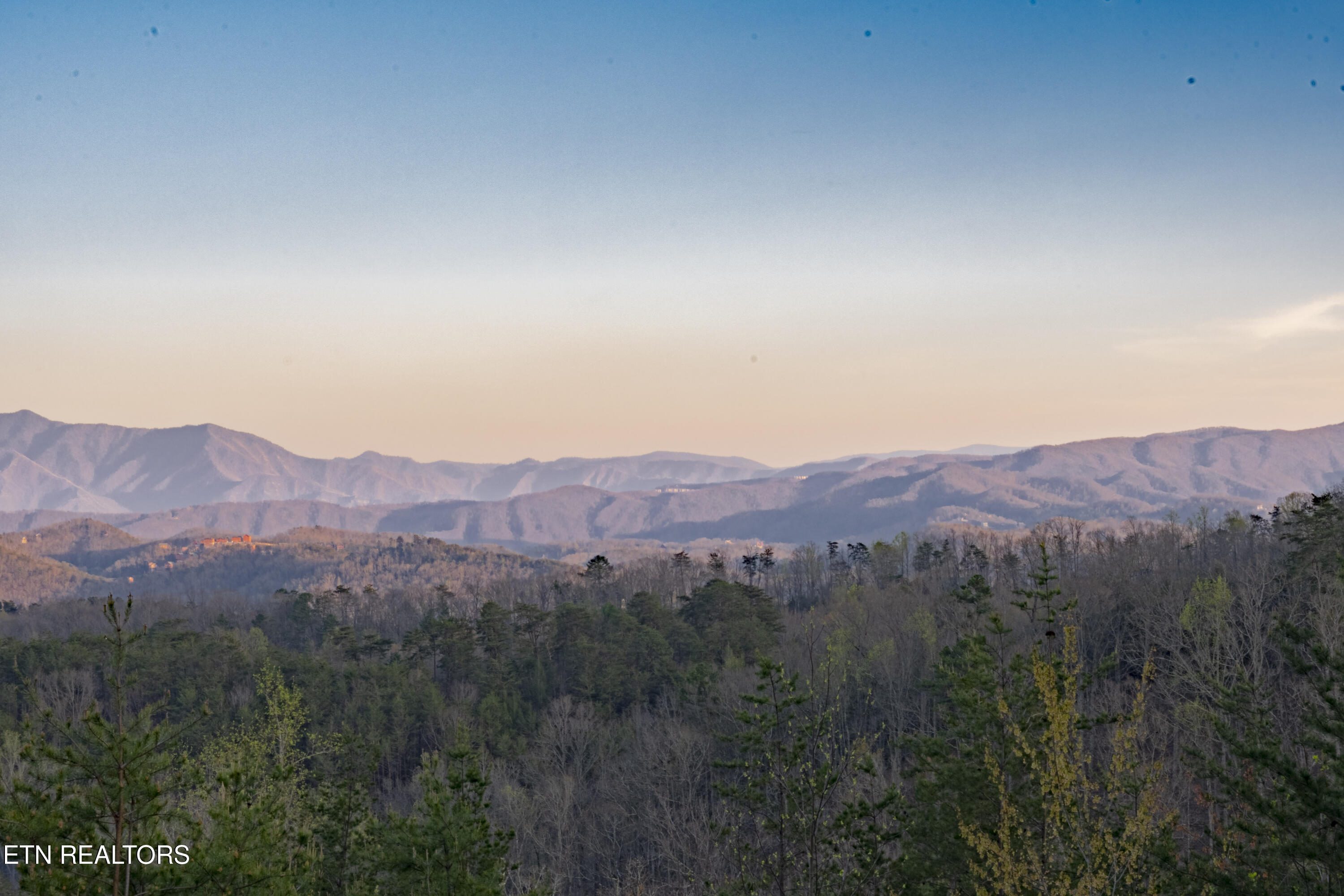 1713 Bear View Road Sevierville TN 37876