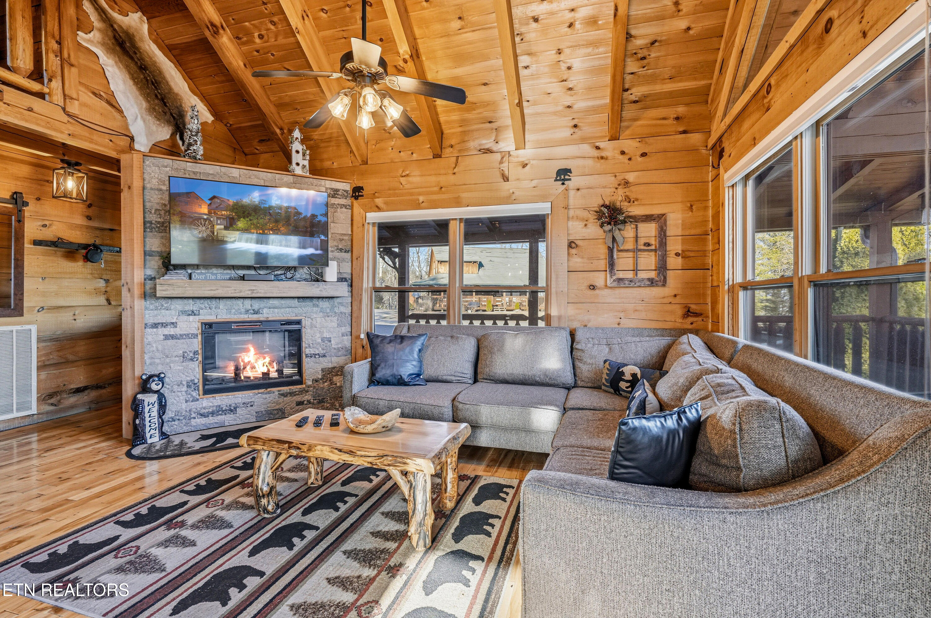 1713 Bear View Road Sevierville TN 37876