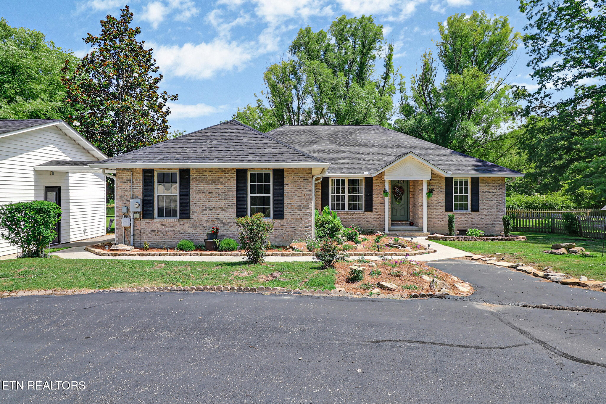 4028 Lone Wolf Circle Crossville TN 38572