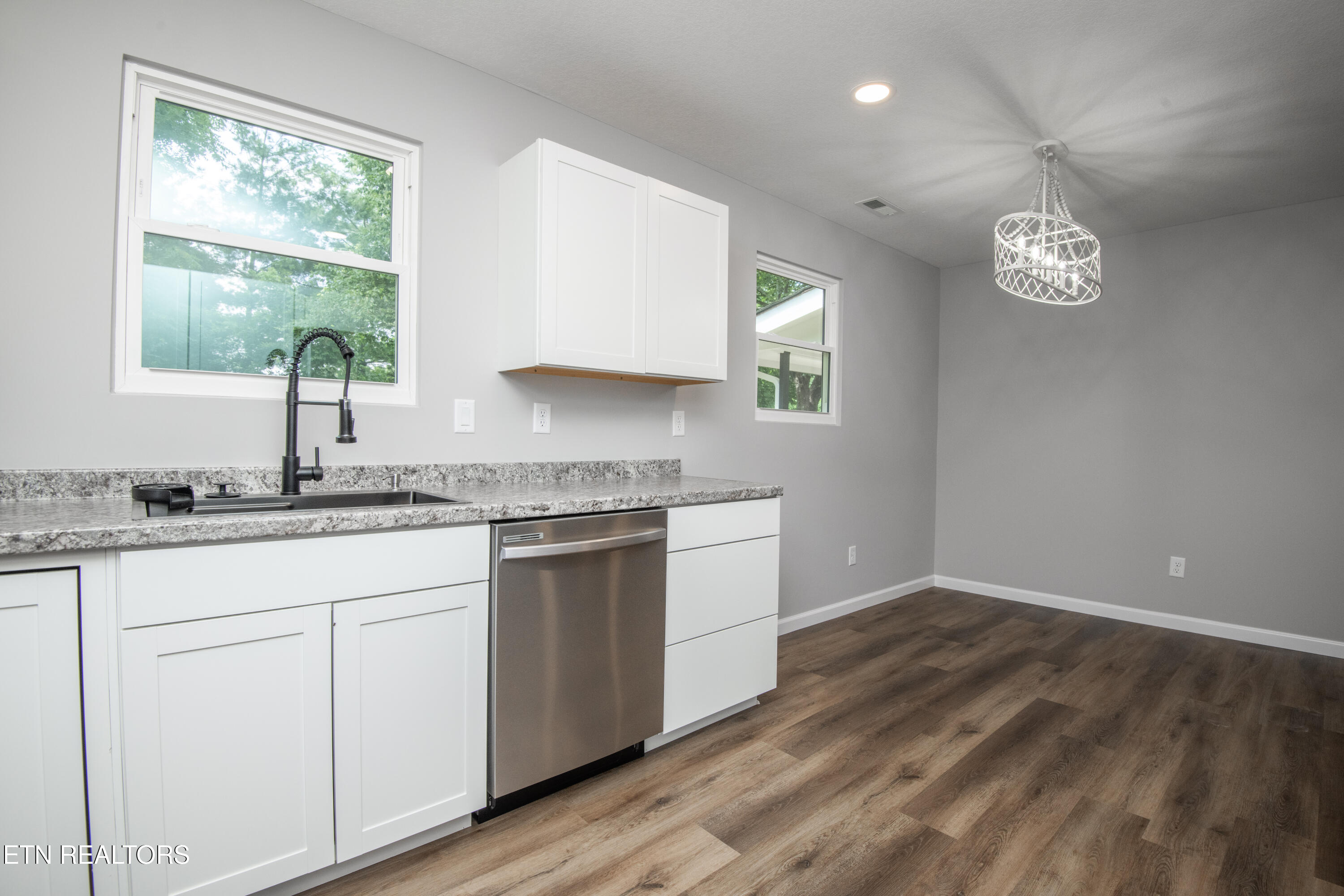 242 Oak Street Maynardville TN 37807