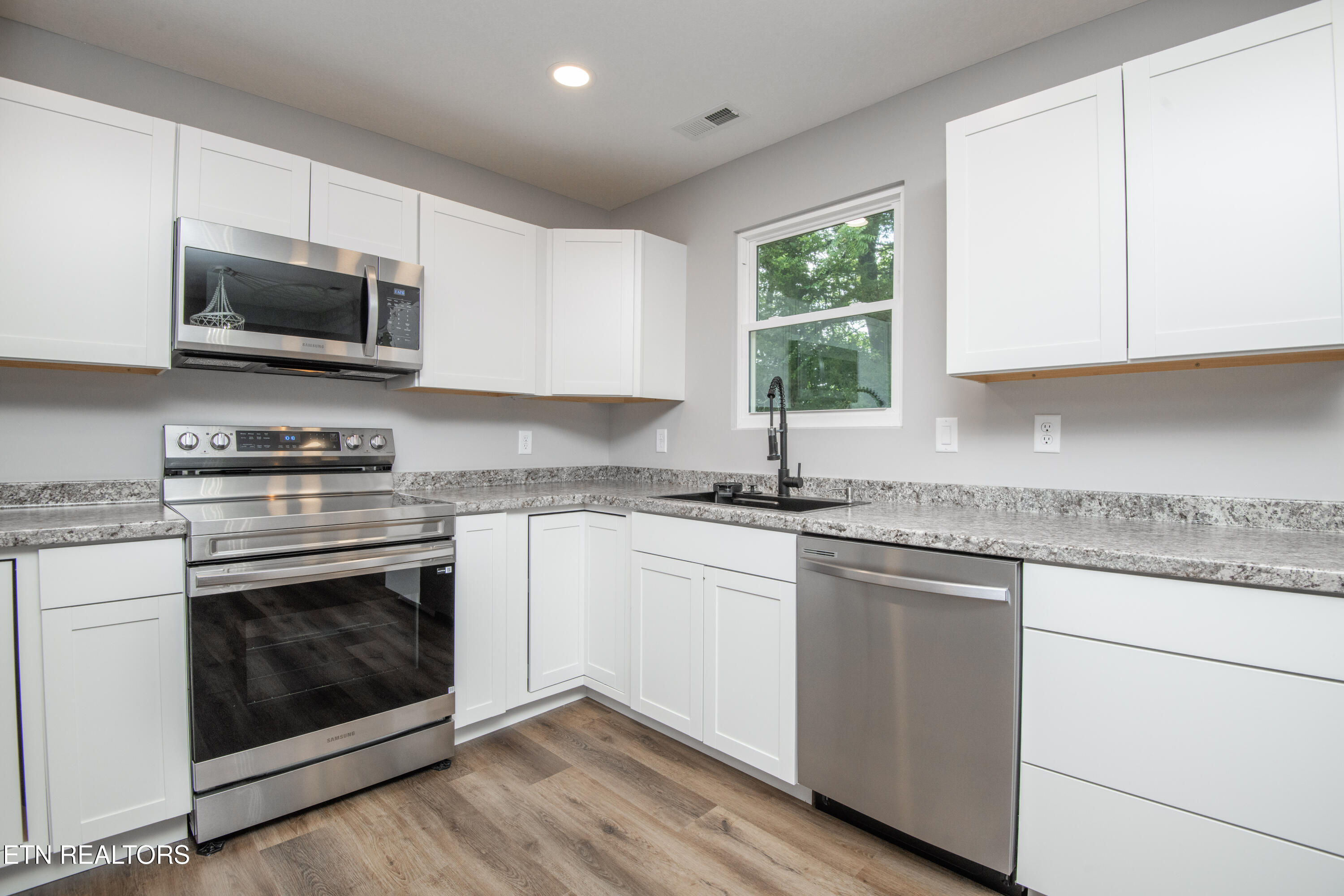 242 Oak Street Maynardville TN 37807