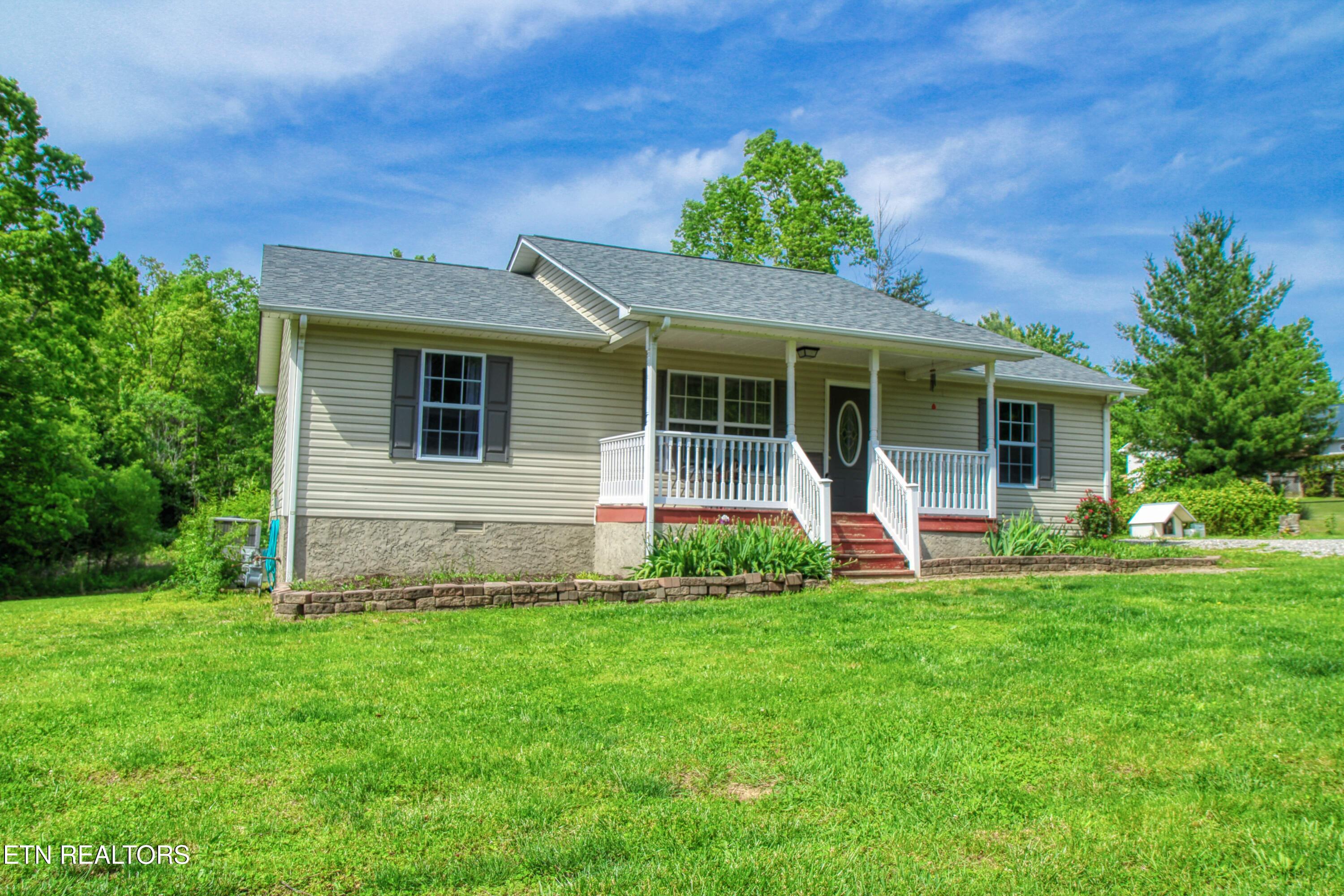 634 Robs Road Grimsley TN 38565