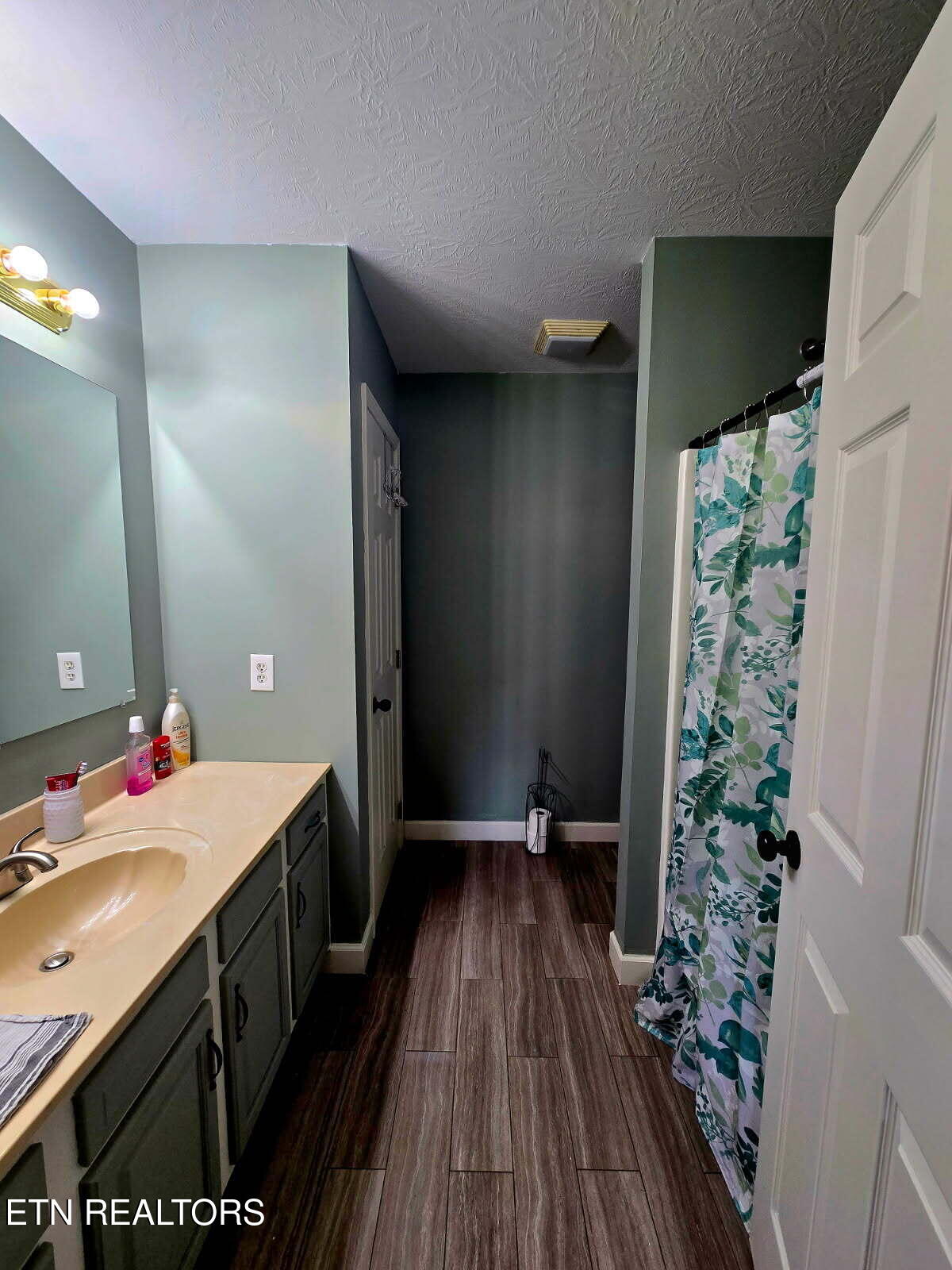 634 Robs Road Grimsley TN 38565
