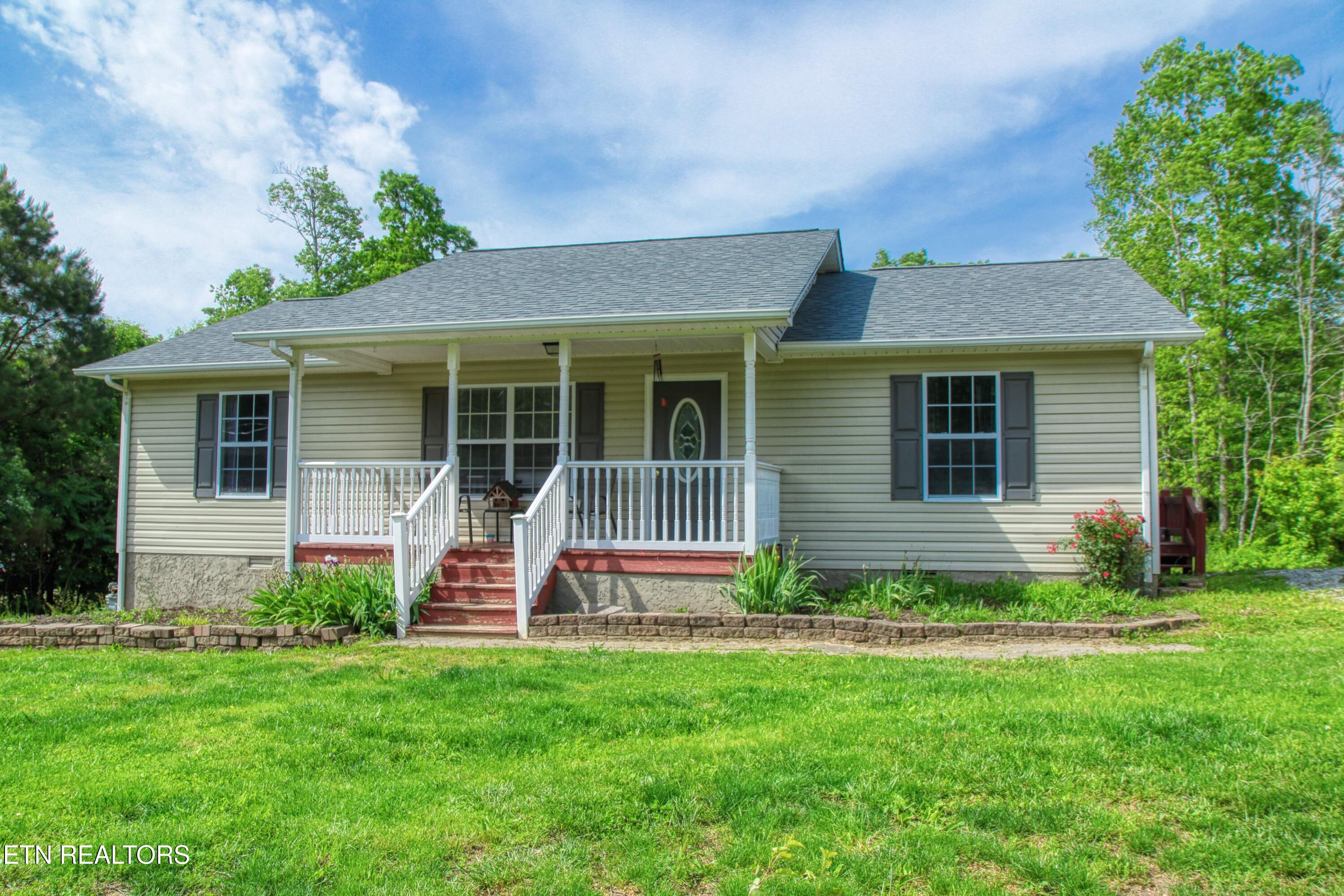 634 Robs Road Grimsley TN 38565