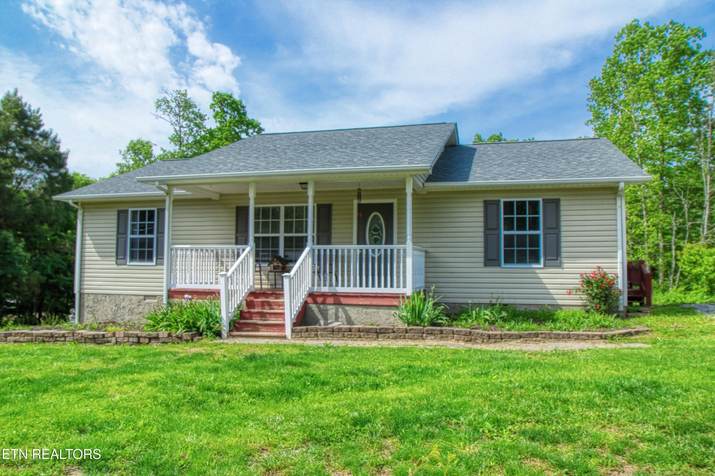 634 Robs Road Grimsley TN 38565