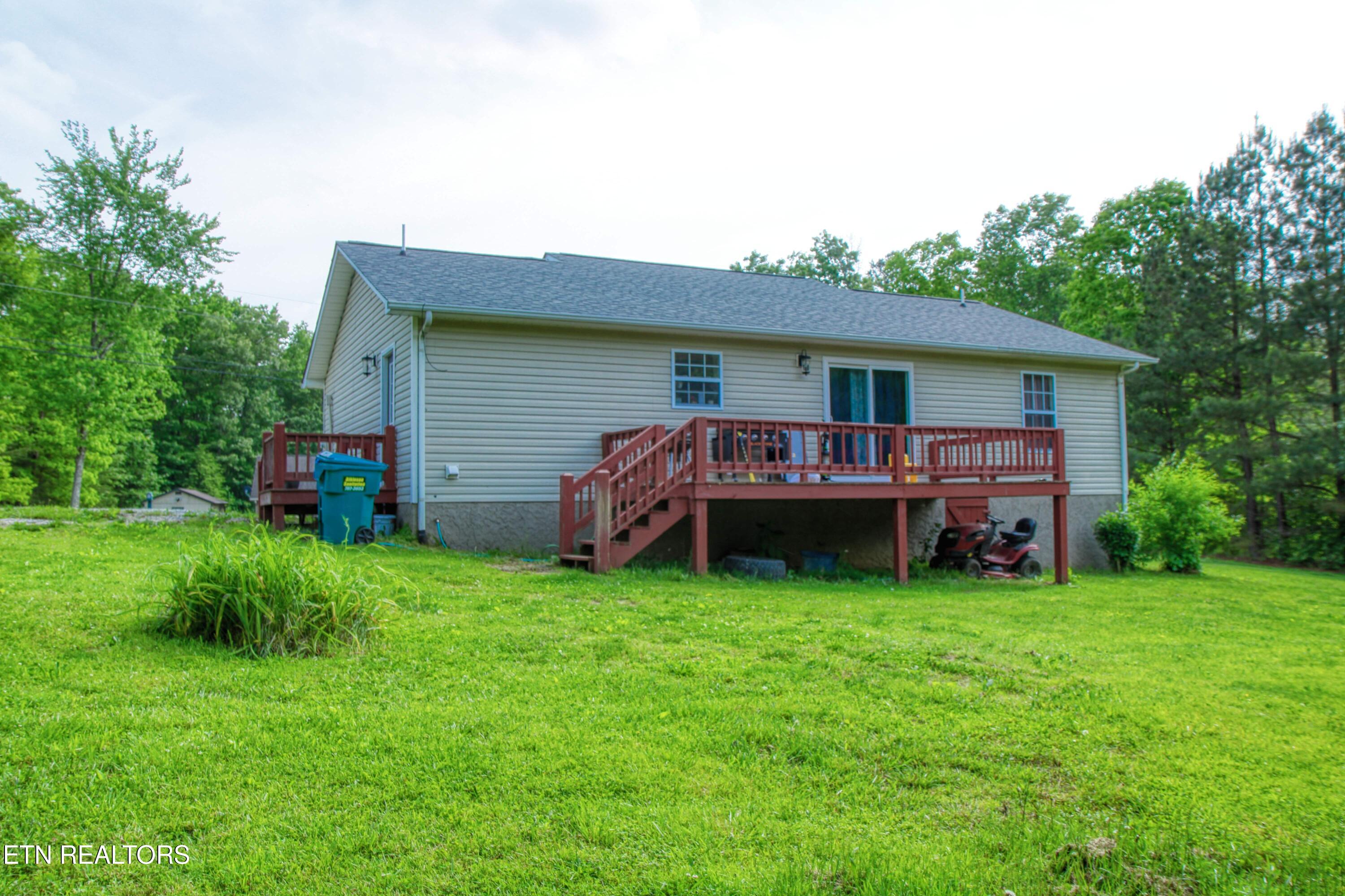 634 Robs Road Grimsley TN 38565