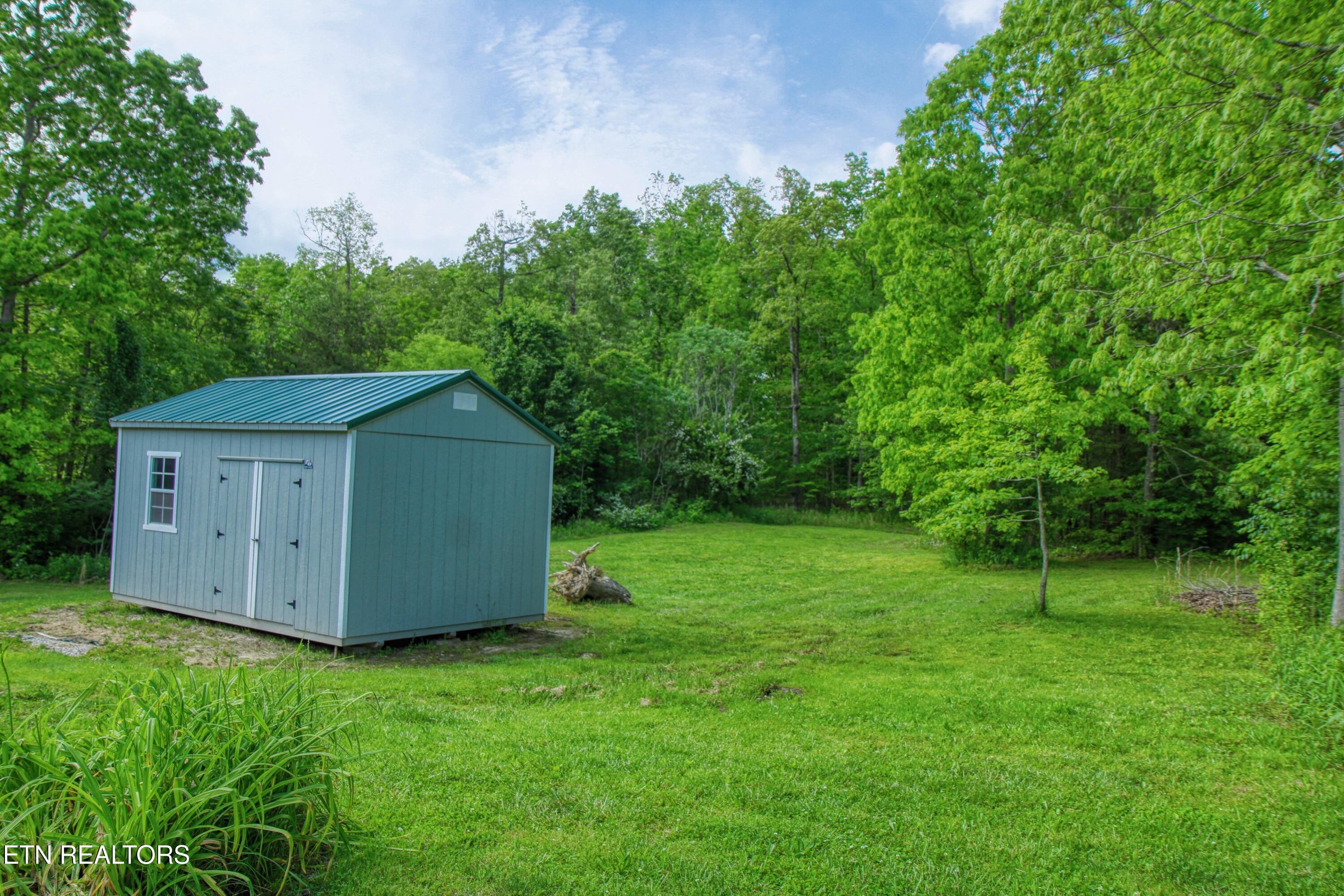 634 Robs Road Grimsley TN 38565