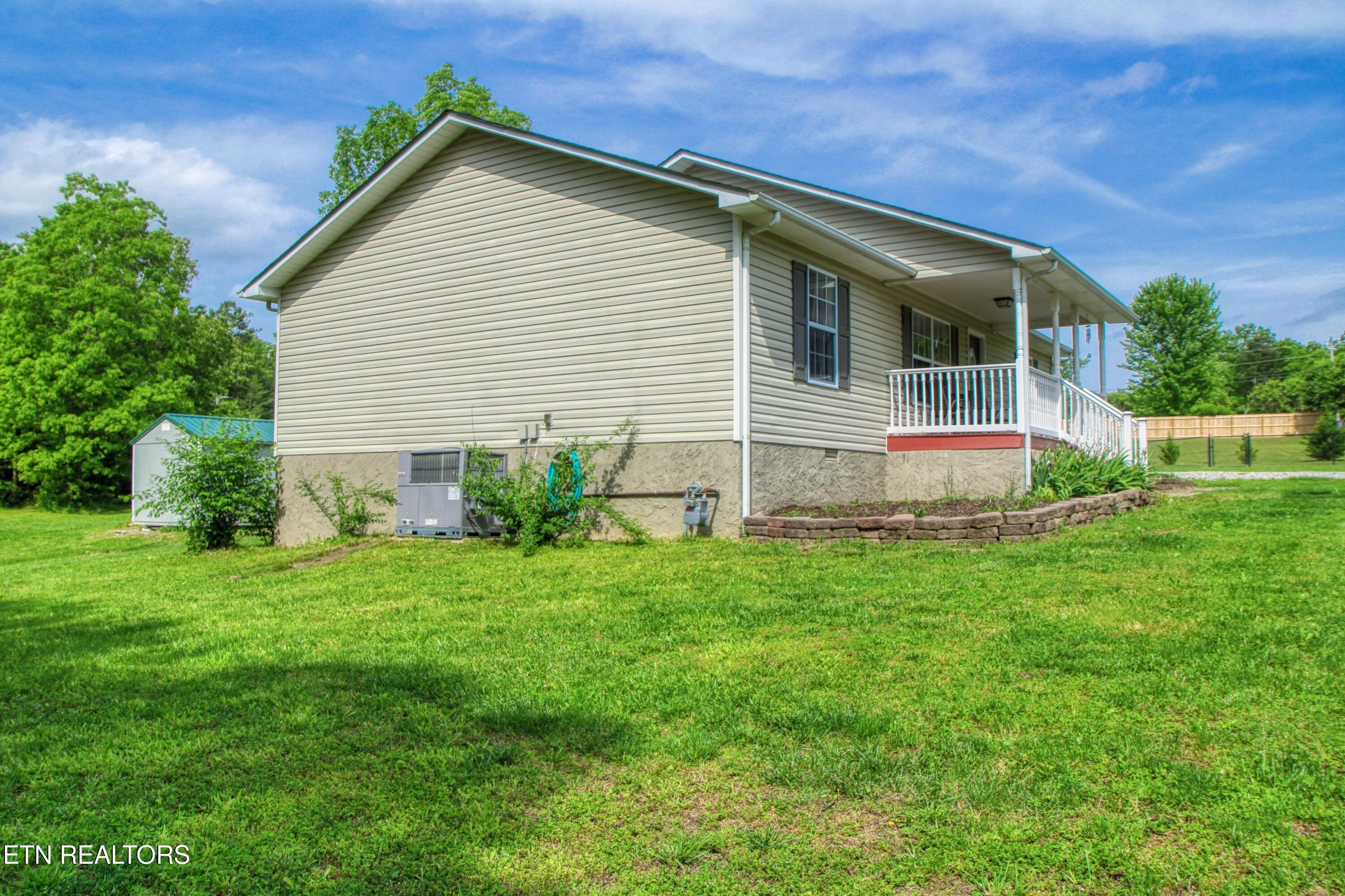 634 Robs Road Grimsley TN 38565