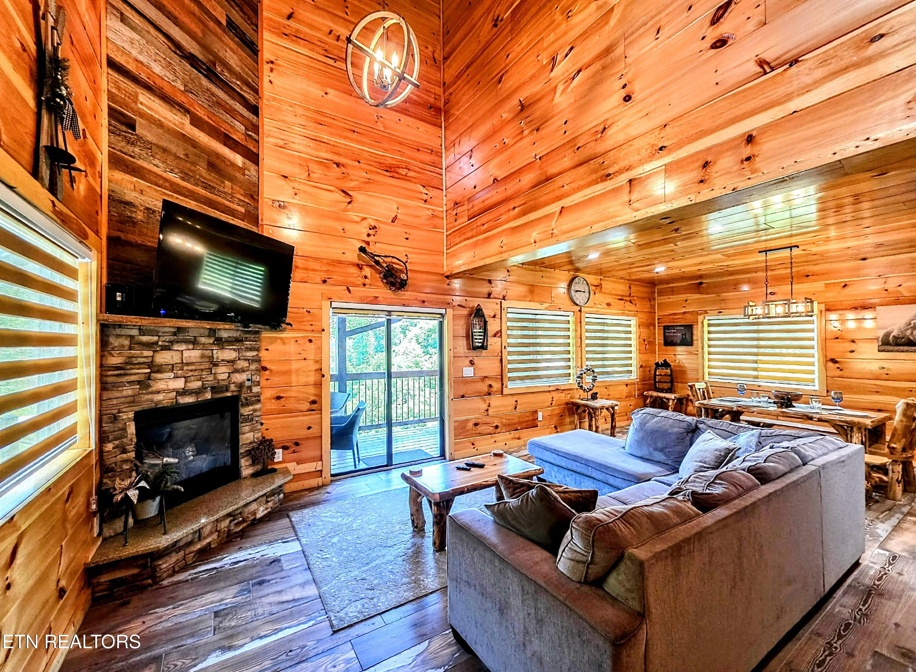 367 Wiley Oakley Drive Gatlinburg TN 37738