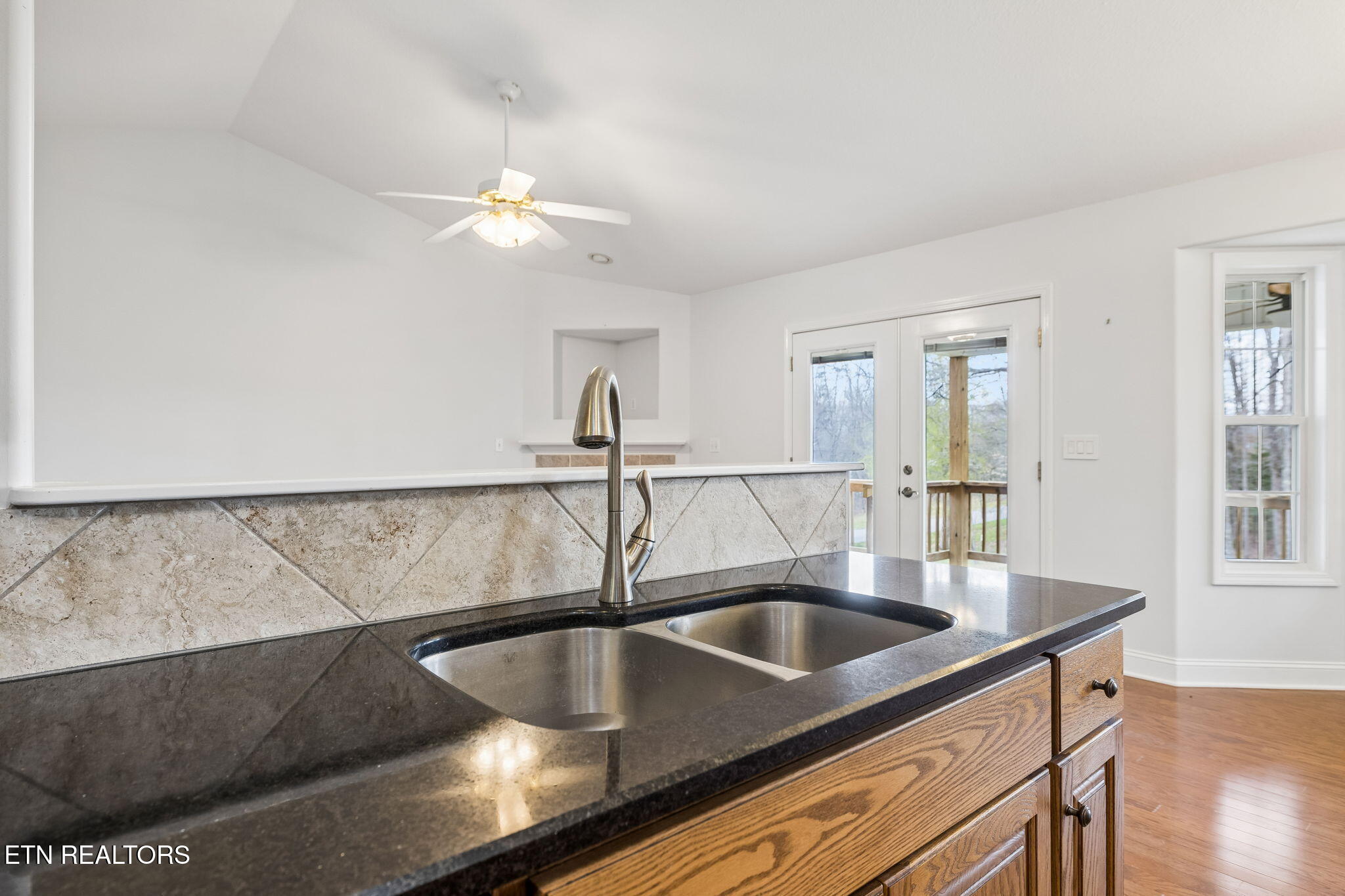 18 Sundown Lane Crossville TN 38571