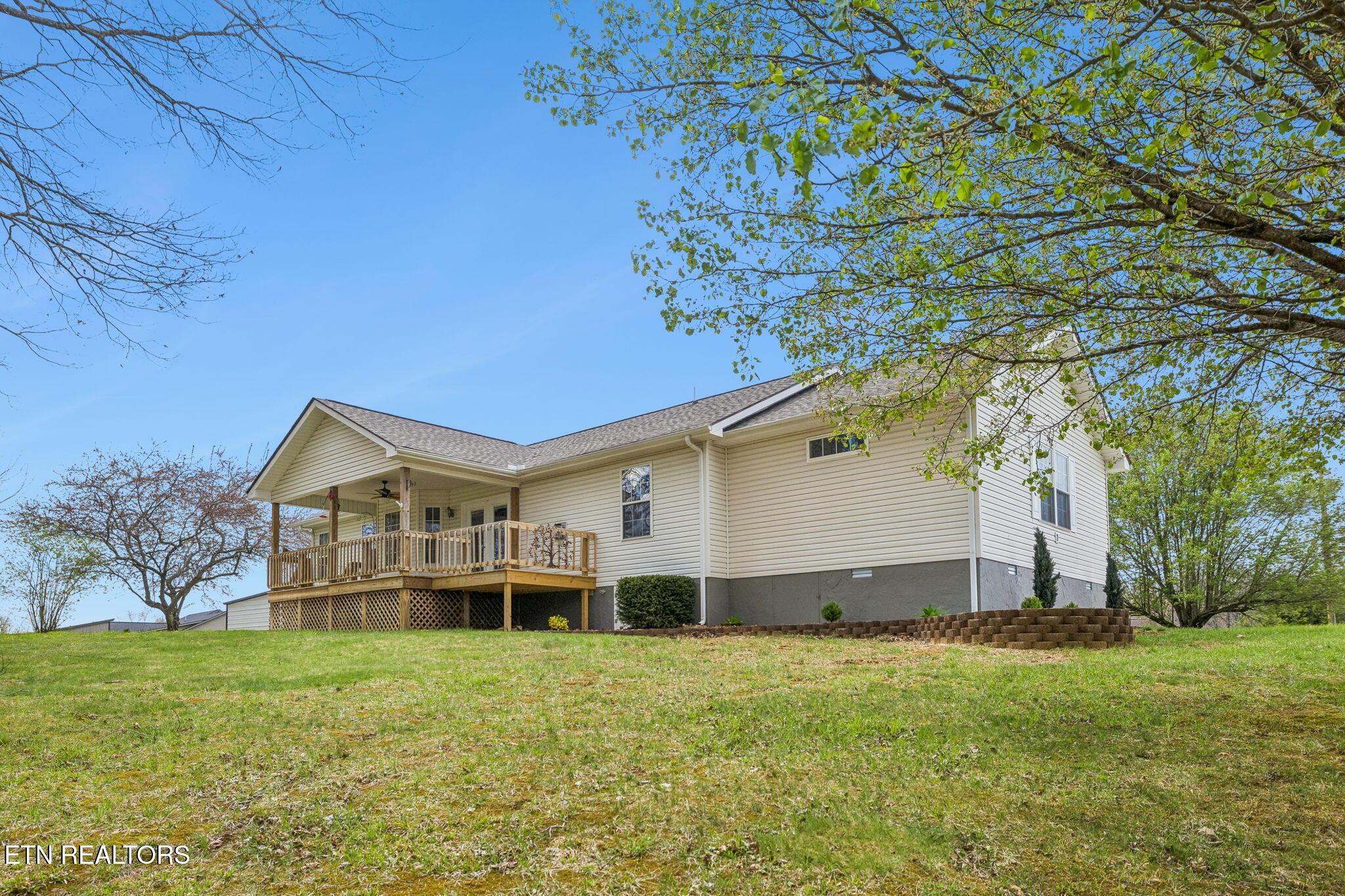 18 Sundown Lane Crossville TN 38571